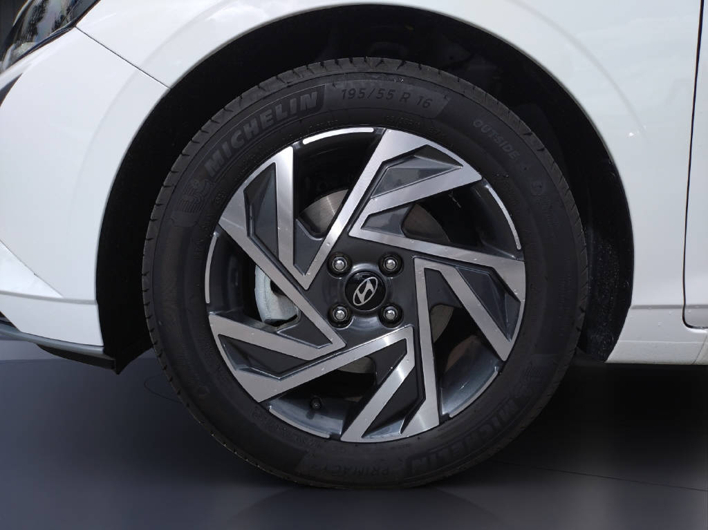 HYUNDAI i20 1.0 T-GDi Amplia-image-6