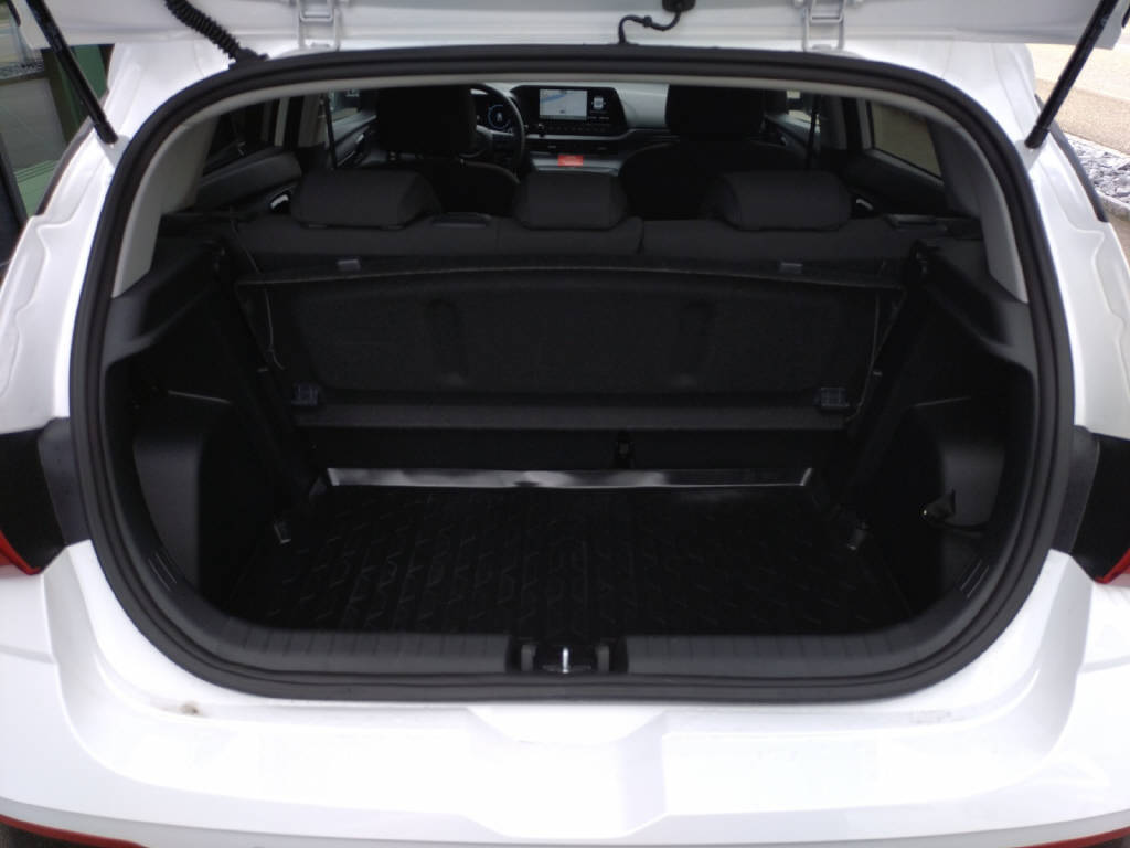 HYUNDAI i20 1.0 T-GDi Amplia-image-8