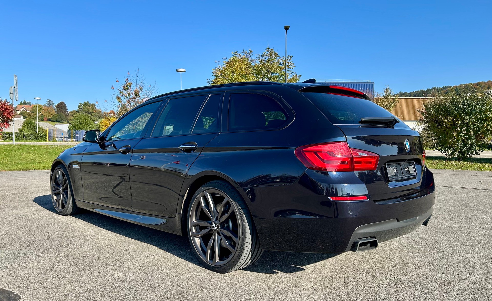 BMW M550d xDrive Touring Steptronic-image-1