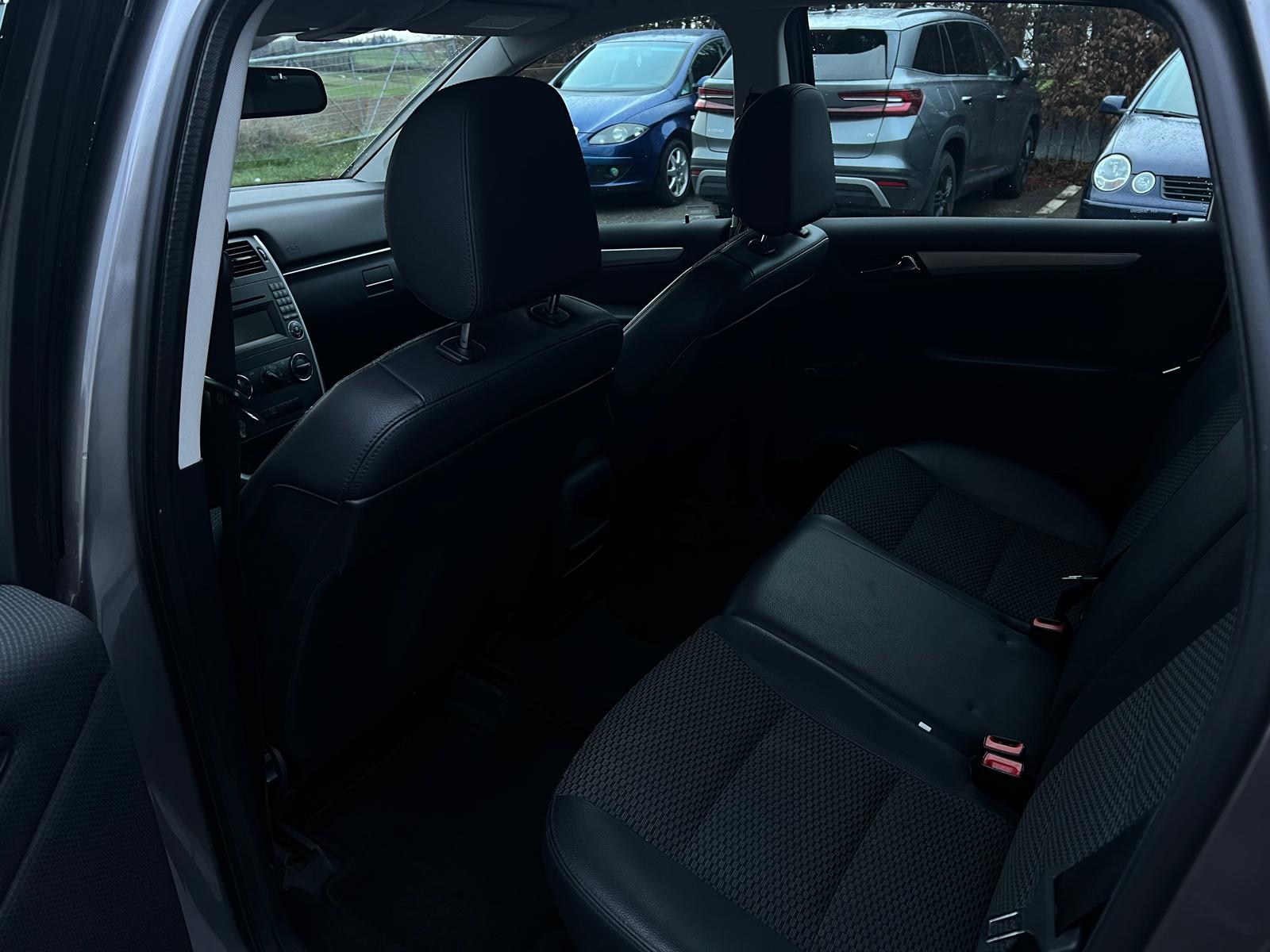 MERCEDES-BENZ B 180 (170) Autotronic-image-13