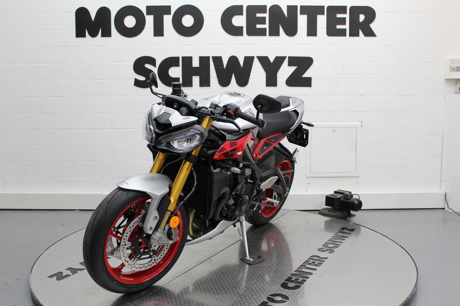 TRIUMPH Street Triple 765 RX-image-3