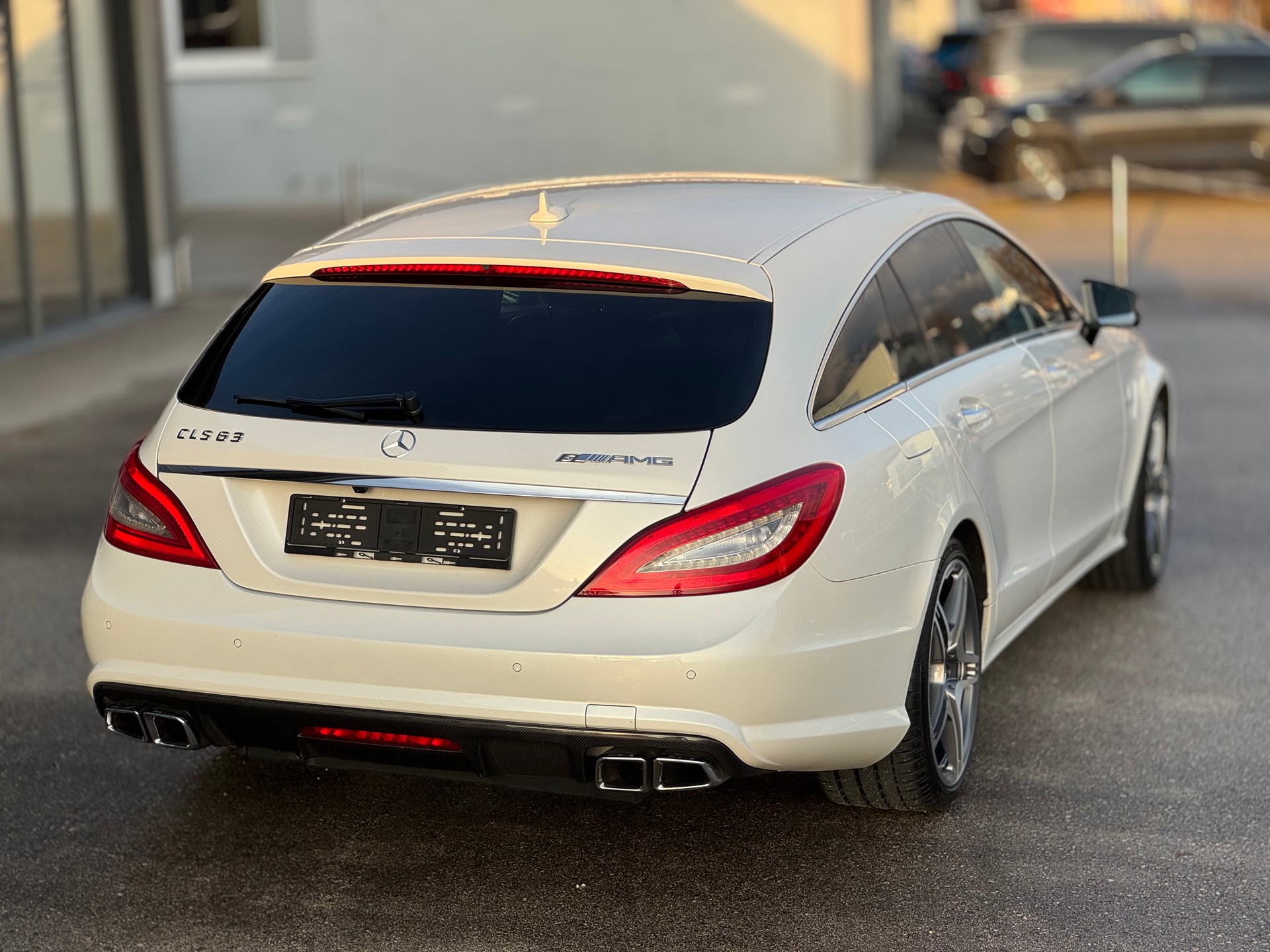 MERCEDES-BENZ CLS 63 AMG S 4Matic Speedshift MCT-image-5