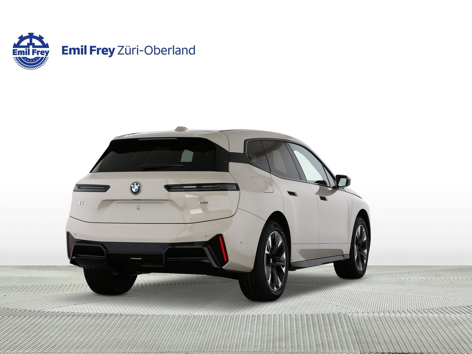 BMW iX xDrive60-showroom-element-2