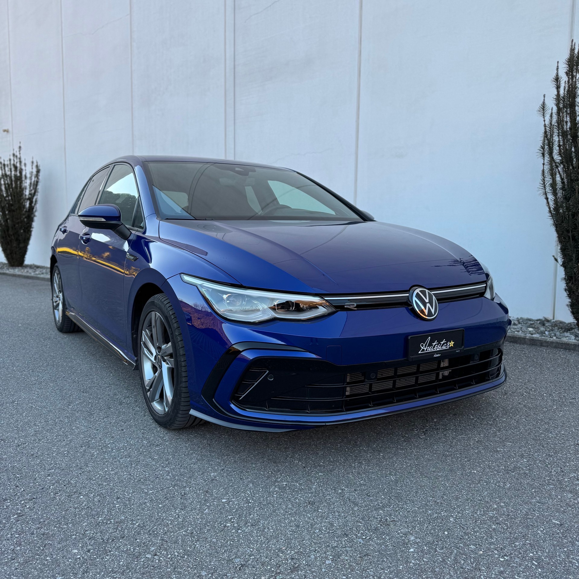 VW Golf 2.0 TSI R-Line DSG 4 Motion-image-1