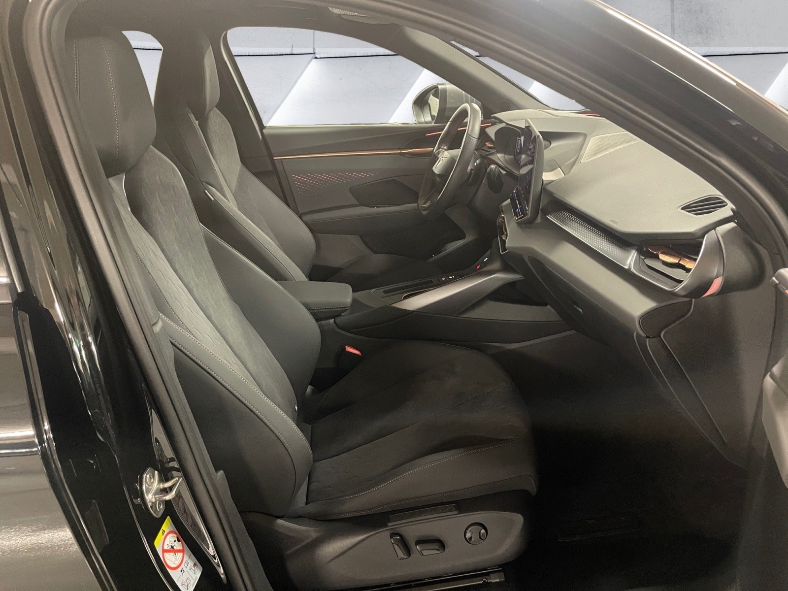 CUPRA Terramar 1.5 eTSI DSG / Pack Intelligent Drive/Pack Moonlight/Pack Digital/ Pack Edge/-image-13