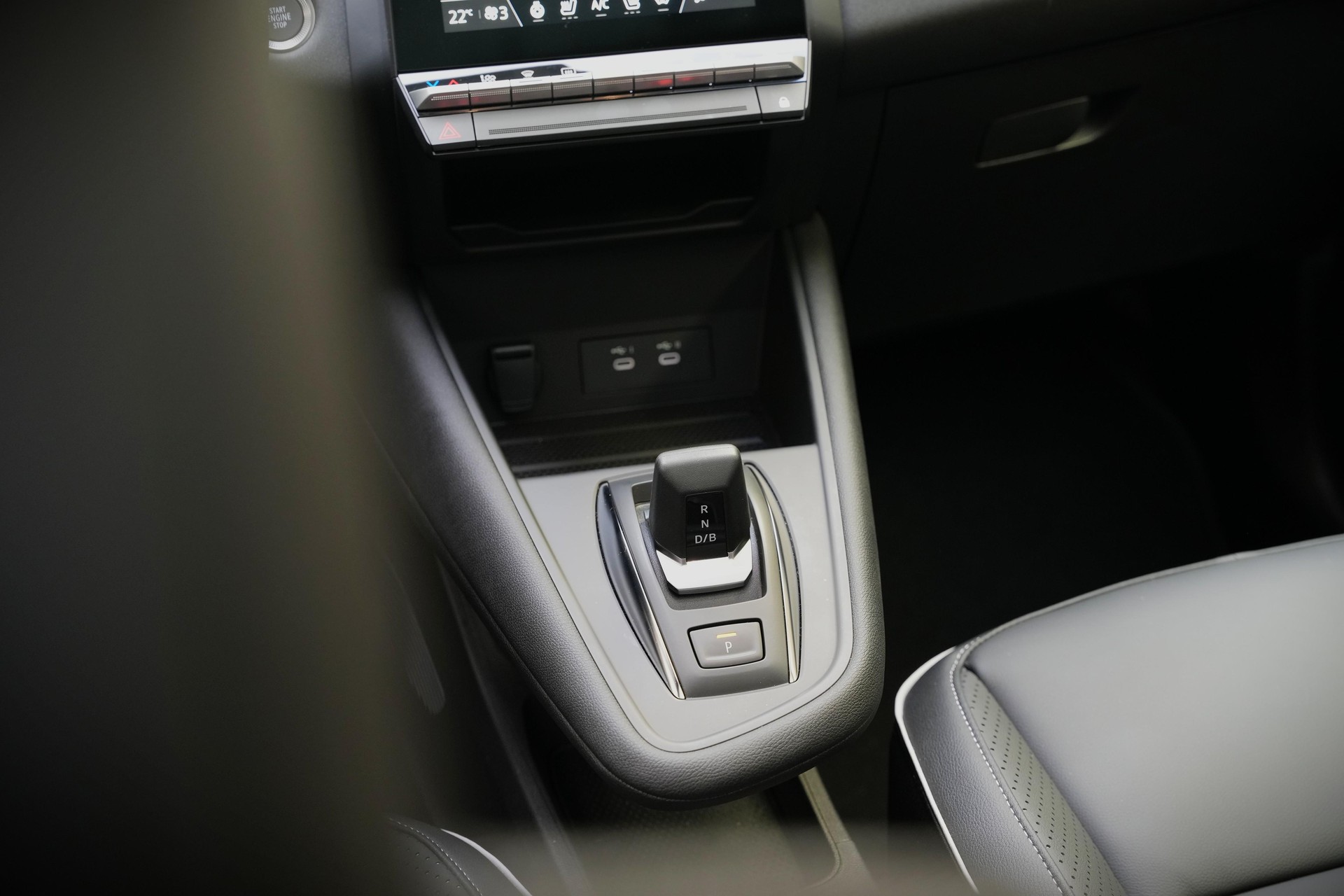 MITSUBISHI Grandis 1.8 HEV Instyle-image-13