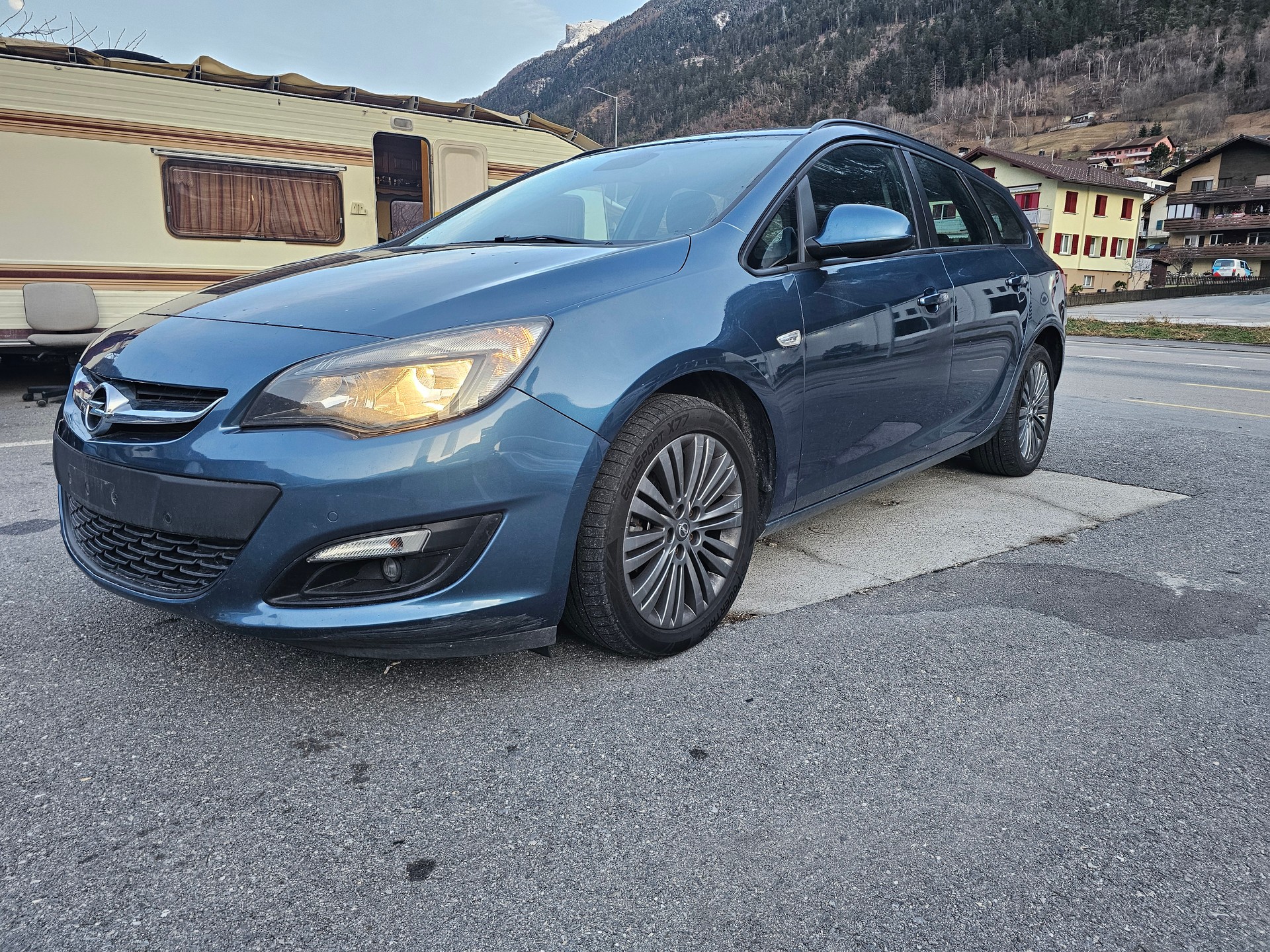 OPEL Astra SportsTourer 1.4i 16V Turbo Automatic-image-3