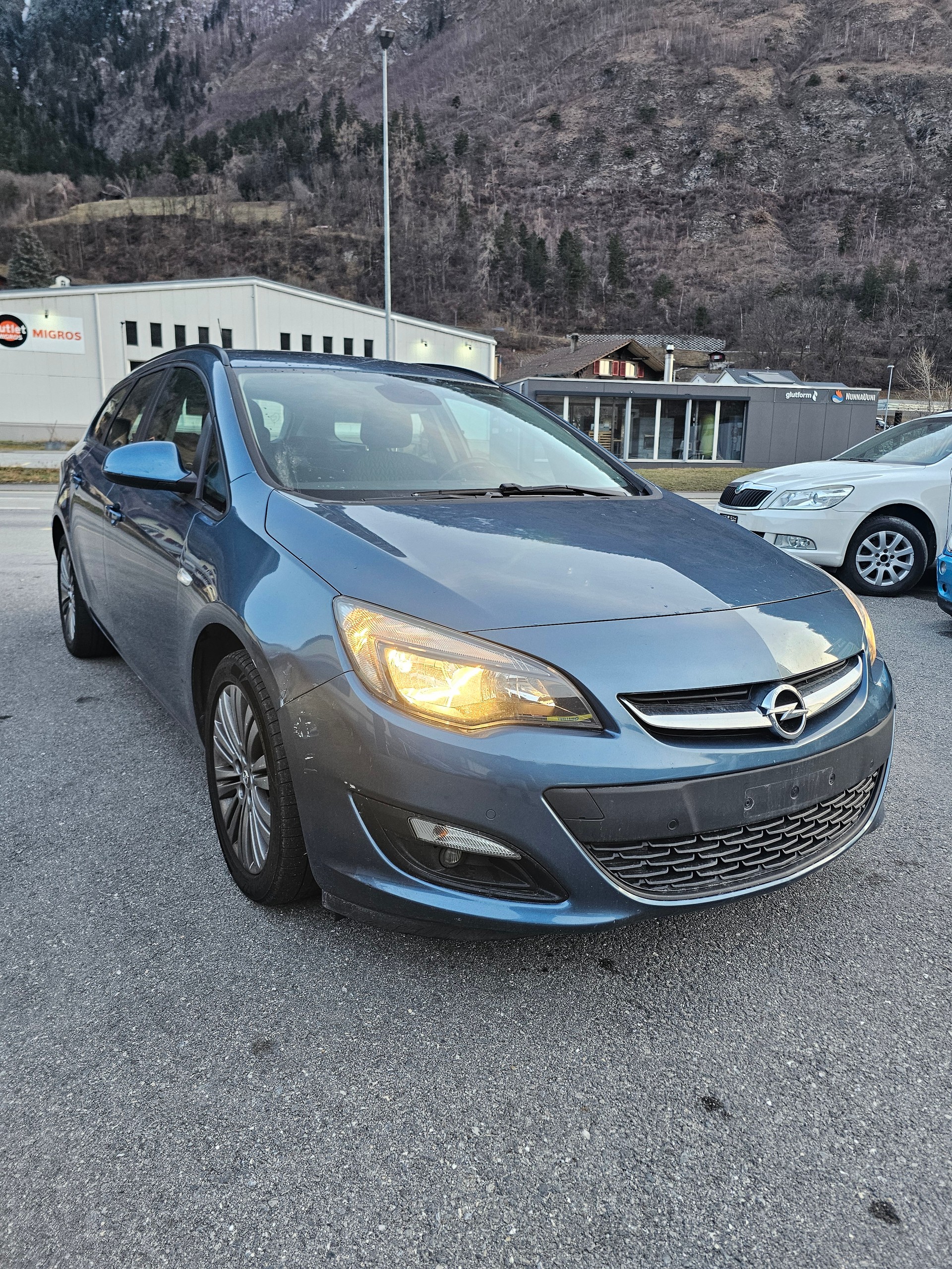 OPEL Astra SportsTourer 1.4i 16V Turbo Automatic-image-1
