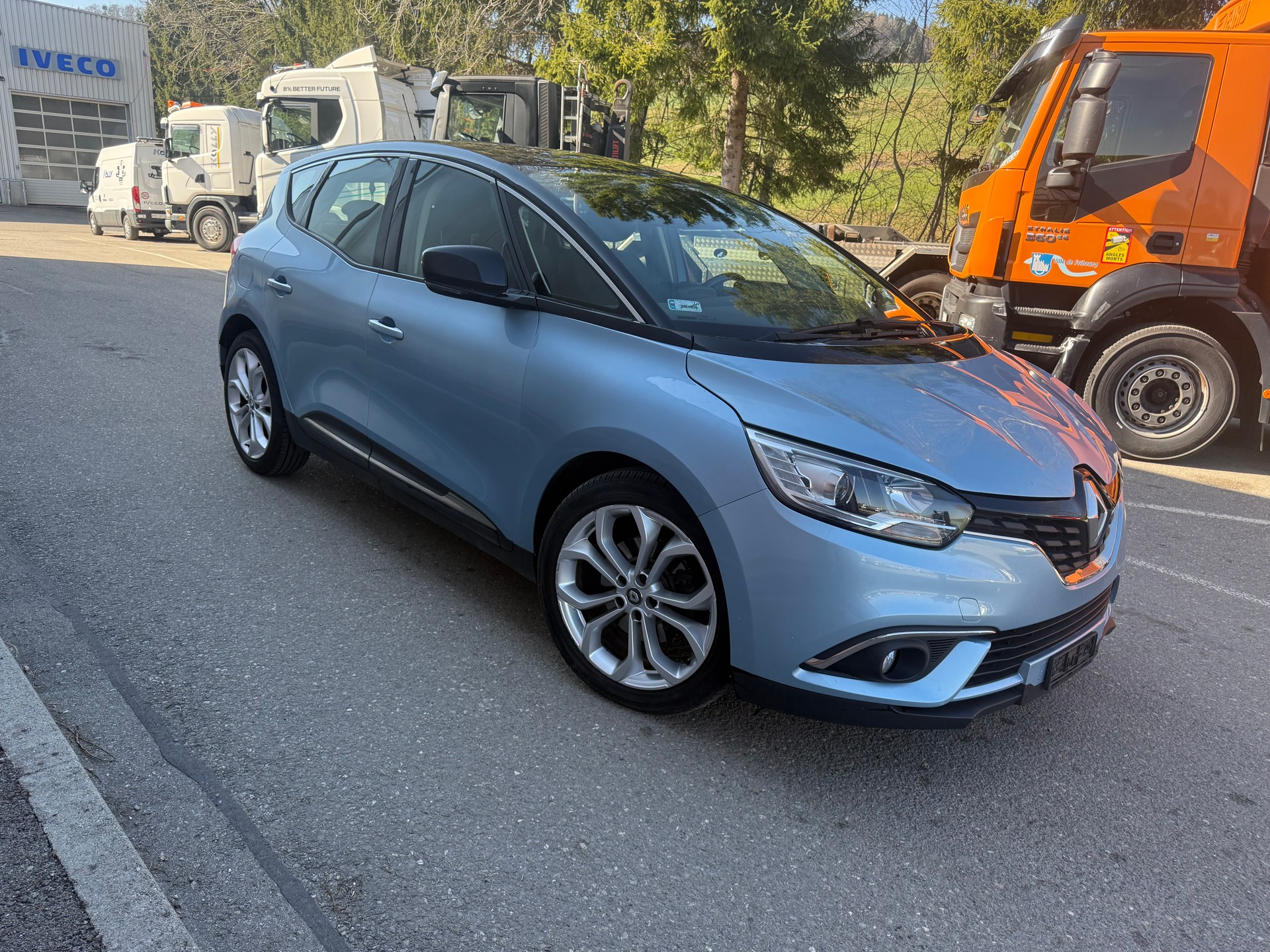 RENAULT Scénic 1.2 16V Turbo Zen-image-3