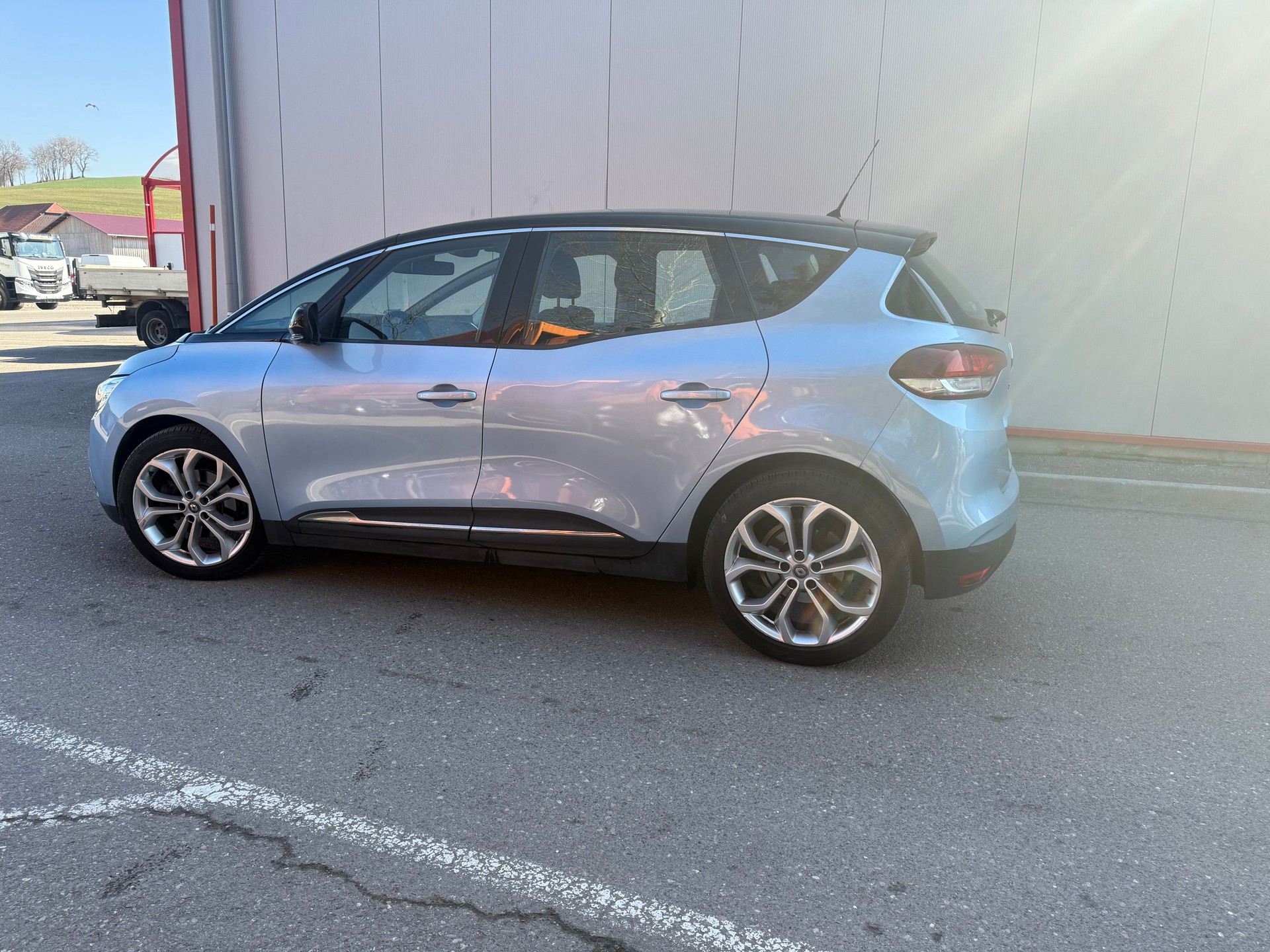 RENAULT Scénic 1.2 16V Turbo Zen-image-8