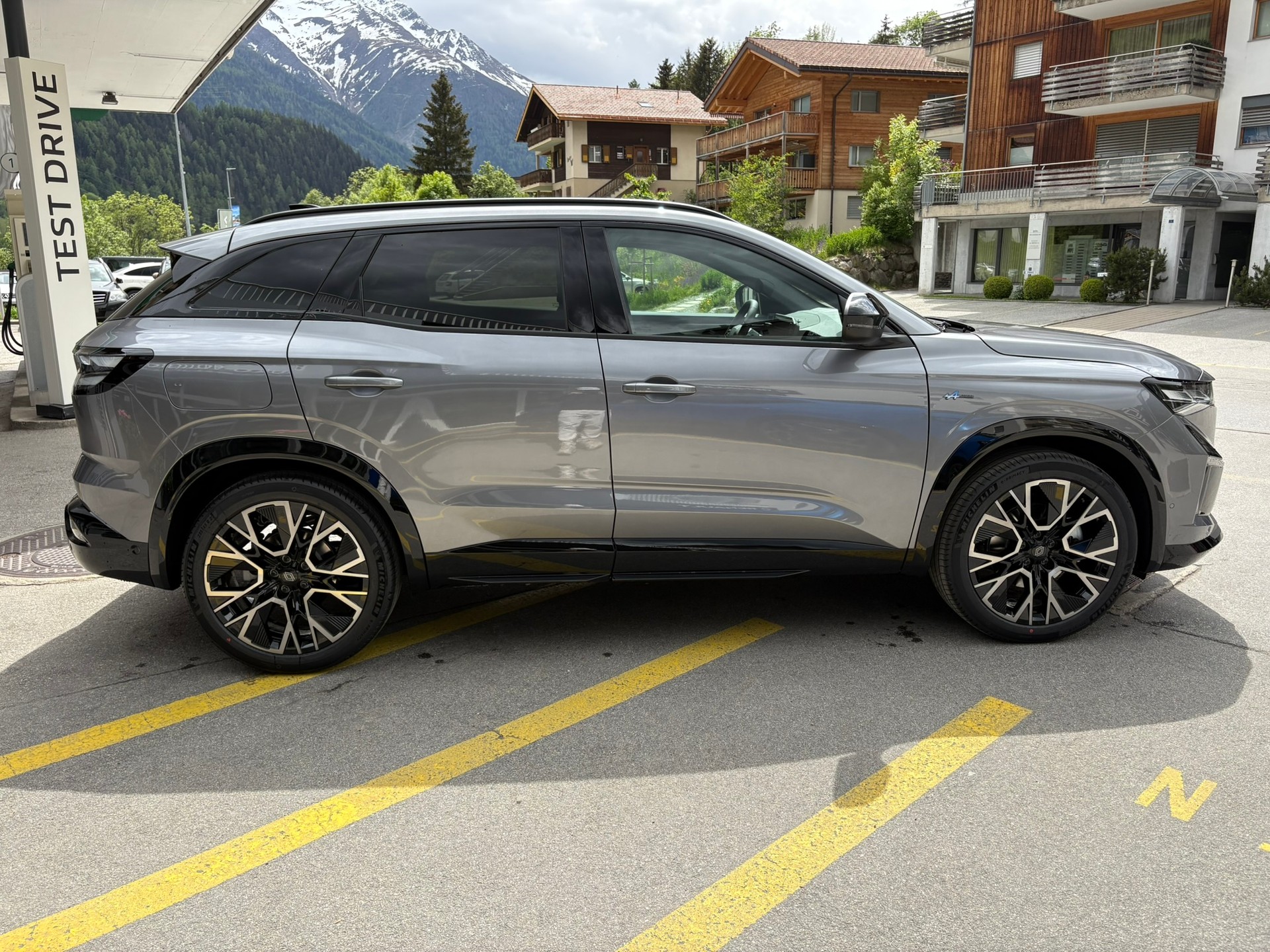 RENAULT Austral 1.2 HEV 200 esprit Alpine A-showroom-element-3