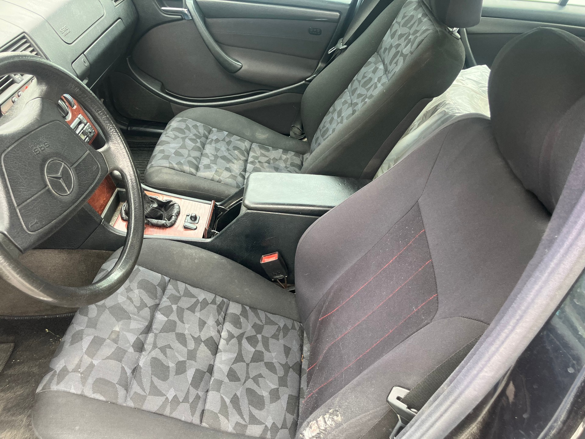 MERCEDES-BENZ C 250 TD Classic-image-4