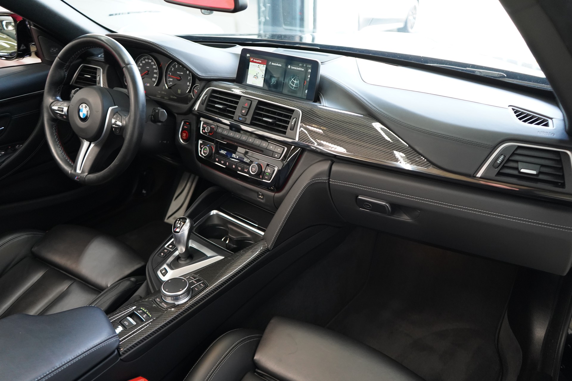 BMW M4 Cabriolet Drivelogic M Competition-image-25