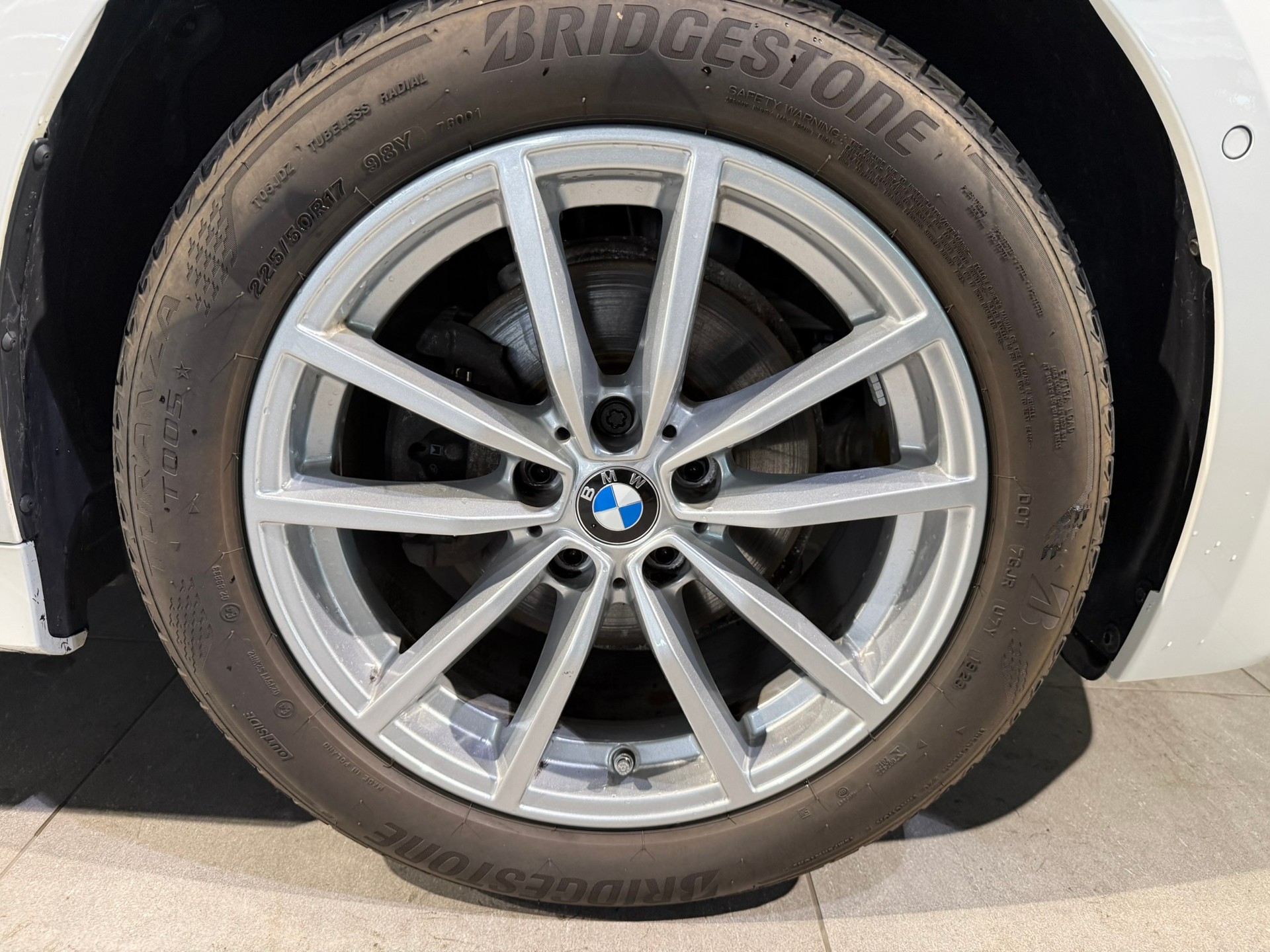 BMW 320d xDrive 48V Touring Steptronic-image-8