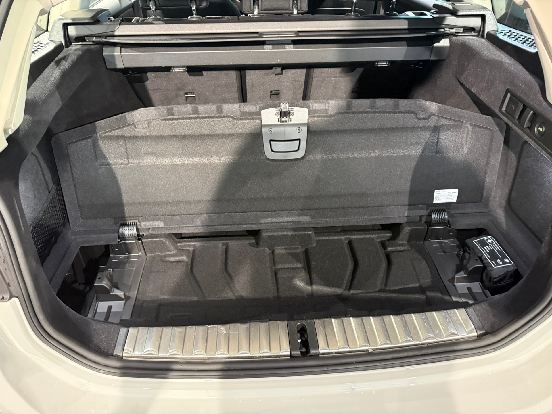 BMW 320d xDrive 48V Touring Steptronic-image-15