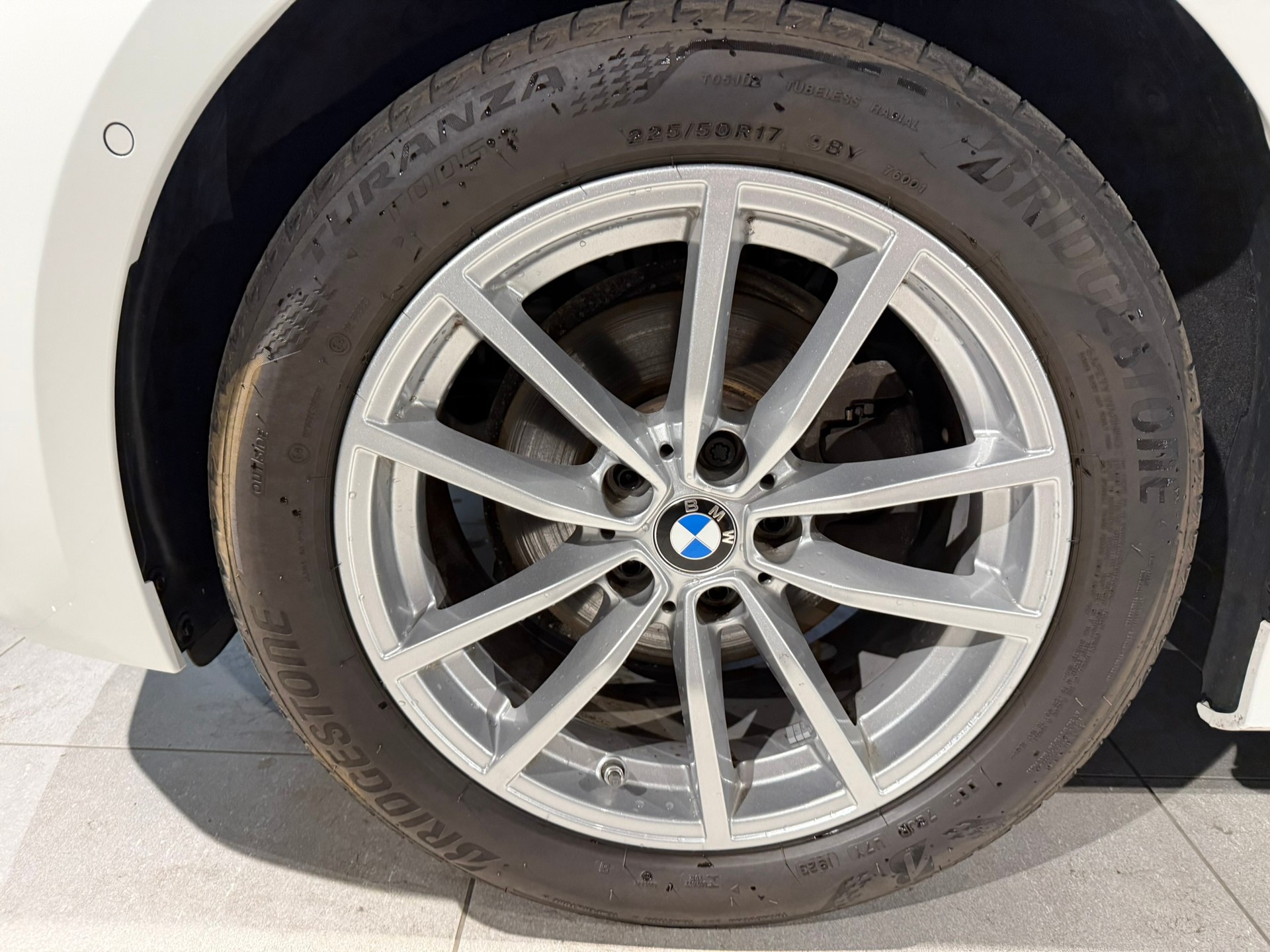 BMW 320d xDrive 48V Touring Steptronic-image-11