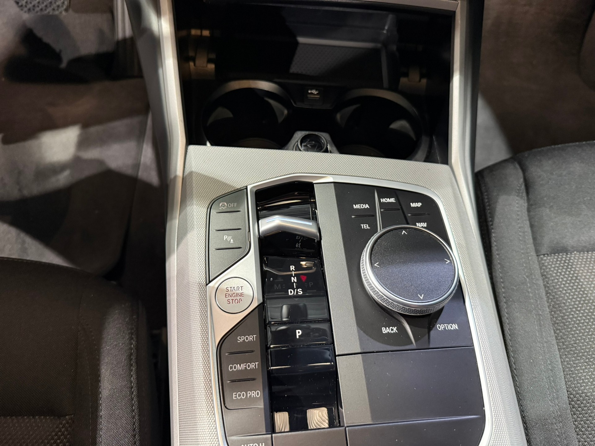 BMW 320d xDrive 48V Touring Steptronic-image-22