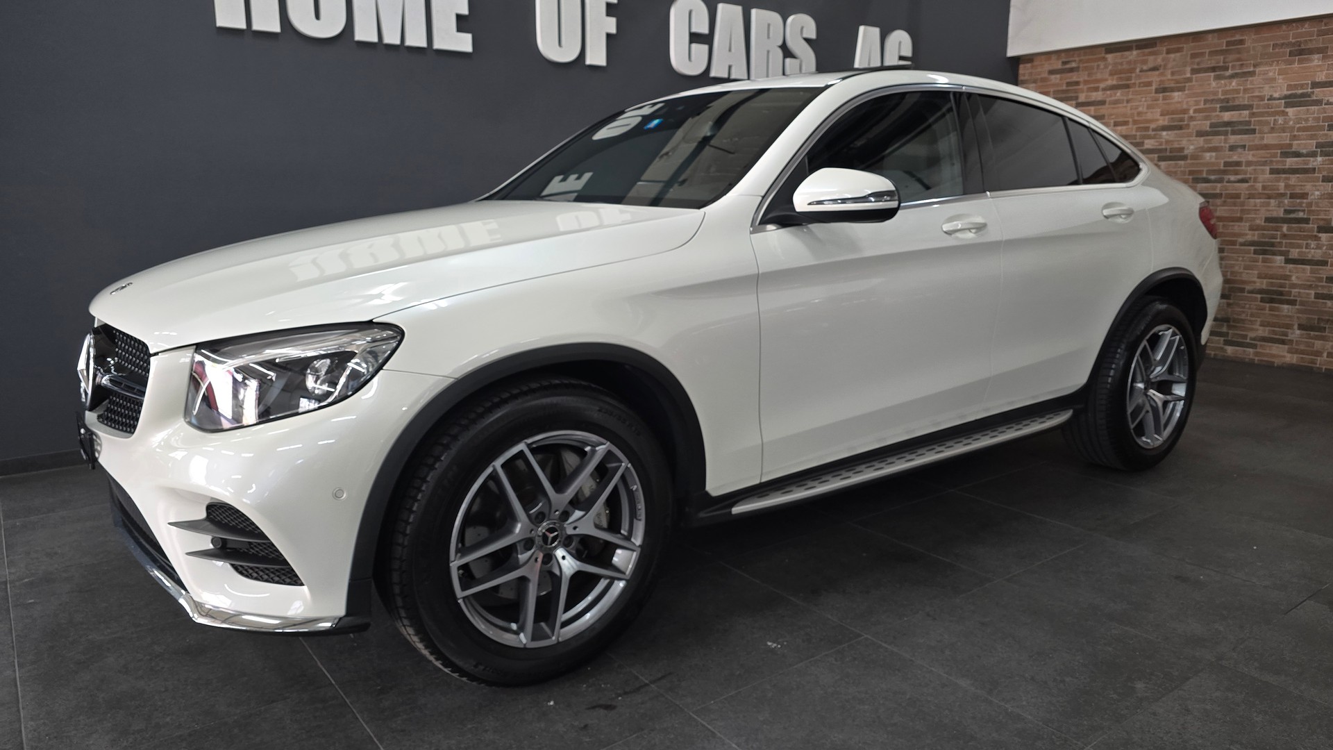 MERCEDES-BENZ GLC Coupé 300 AMG Line 4Matic 9G-Tronic-showroom-element-3