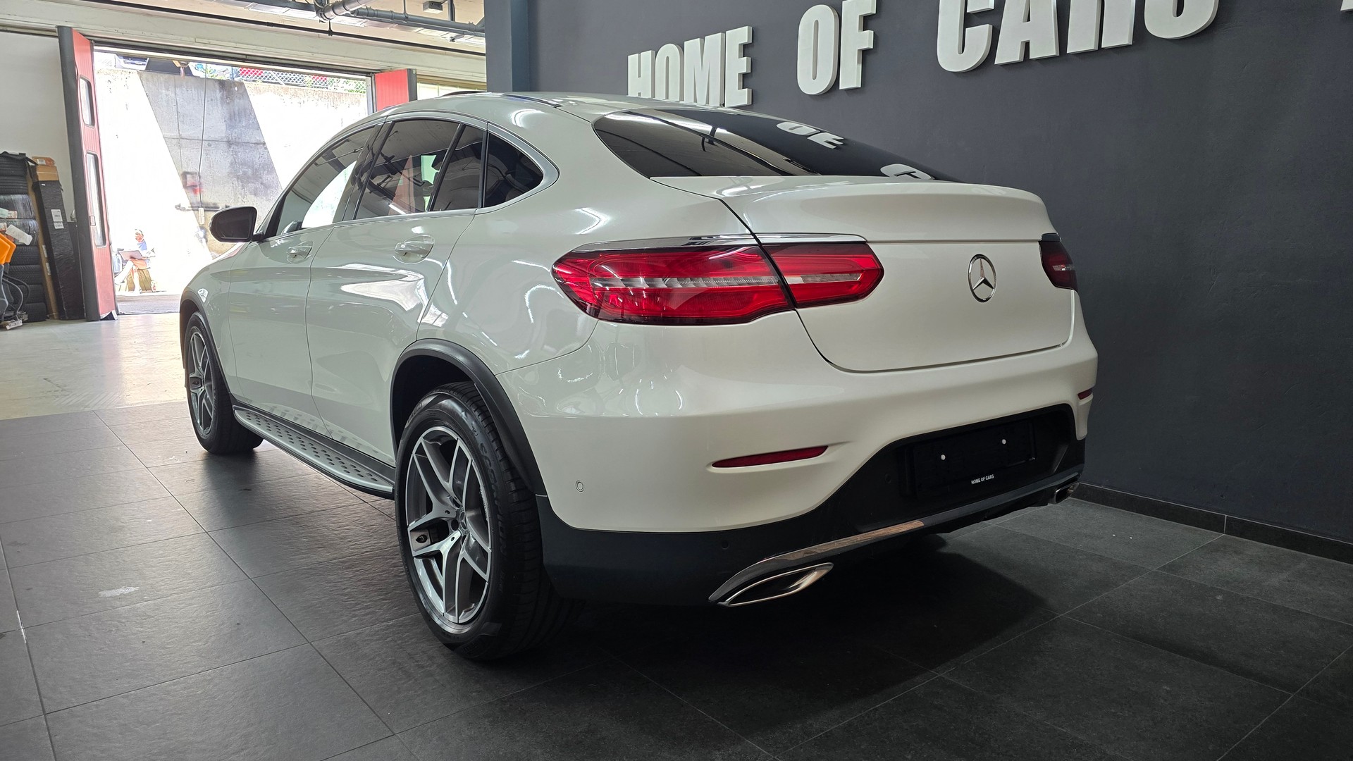 MERCEDES-BENZ GLC Coupé 300 AMG Line 4Matic 9G-Tronic-image-9