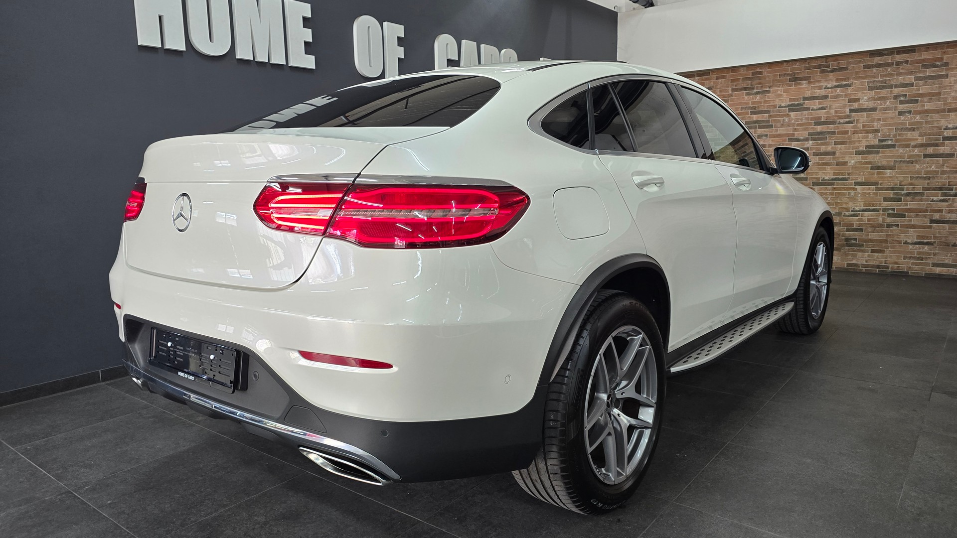 MERCEDES-BENZ GLC Coupé 300 AMG Line 4Matic 9G-Tronic-image-13