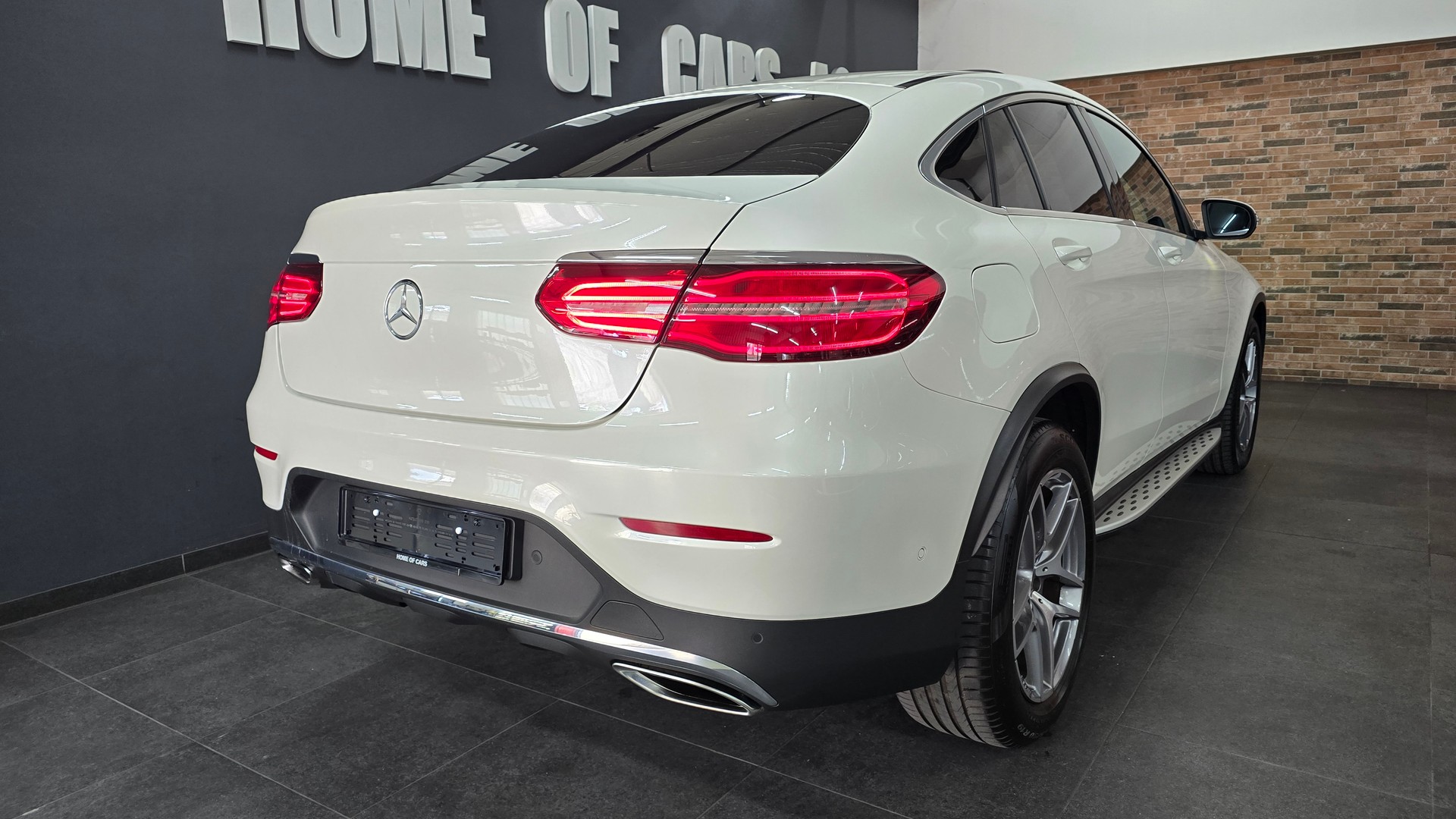 MERCEDES-BENZ GLC Coupé 300 AMG Line 4Matic 9G-Tronic-image-12