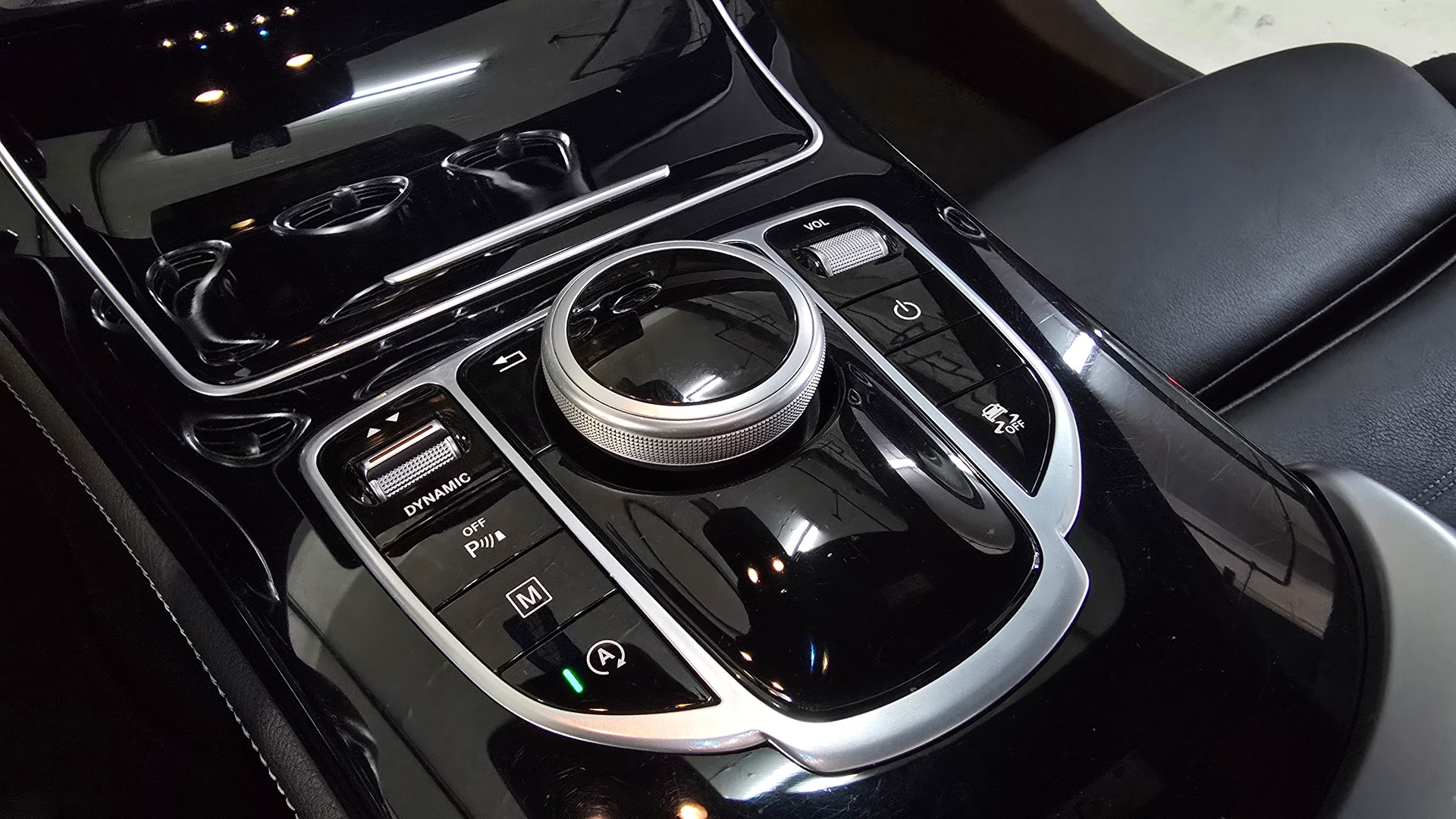 MERCEDES-BENZ GLC Coupé 300 AMG Line 4Matic 9G-Tronic-image-29
