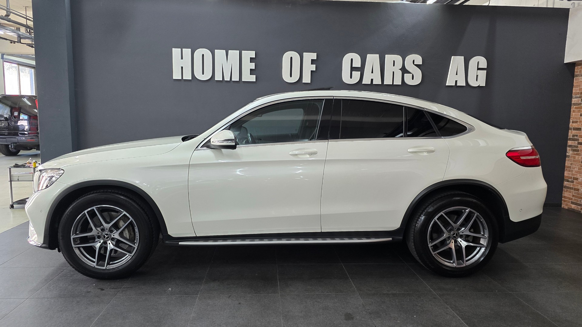 MERCEDES-BENZ GLC Coupé 300 AMG Line 4Matic 9G-Tronic-image-5