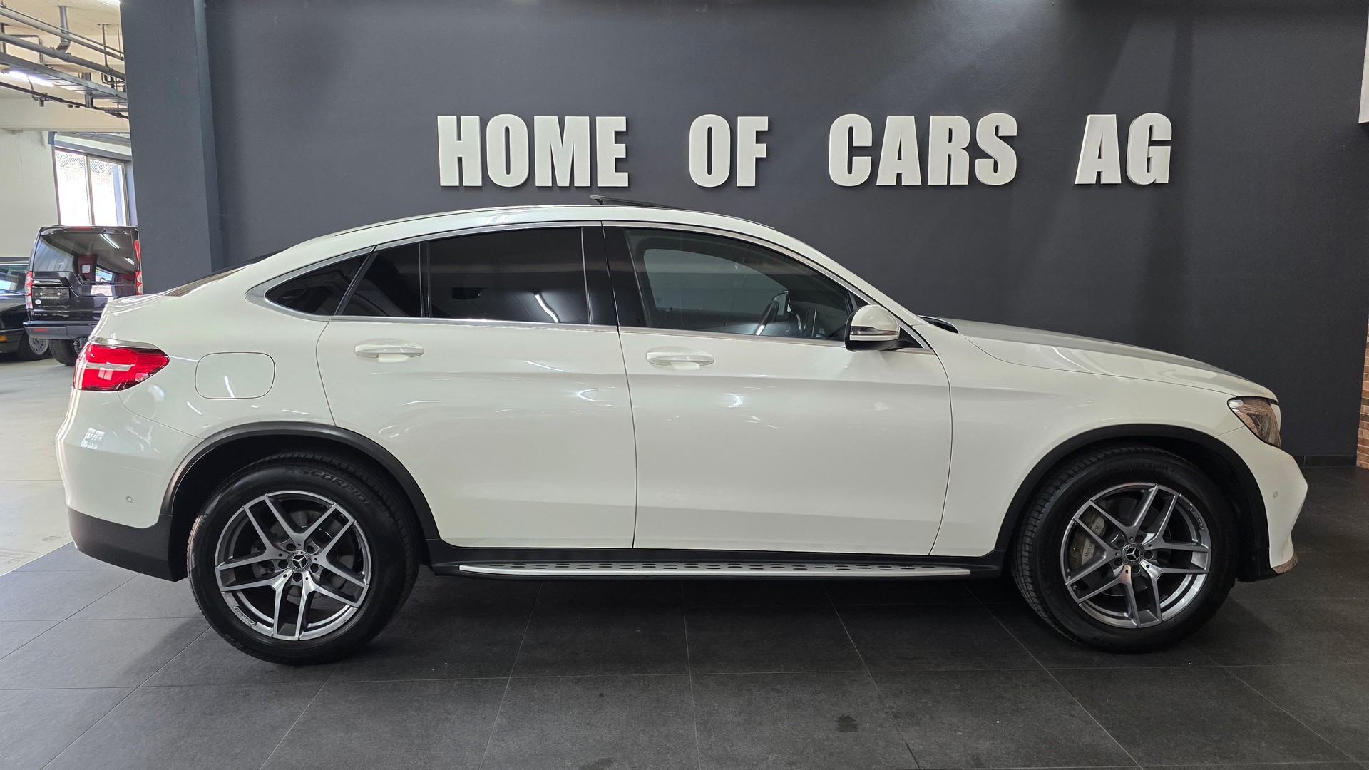 MERCEDES-BENZ GLC Coupé 300 AMG Line 4Matic 9G-Tronic-image-16