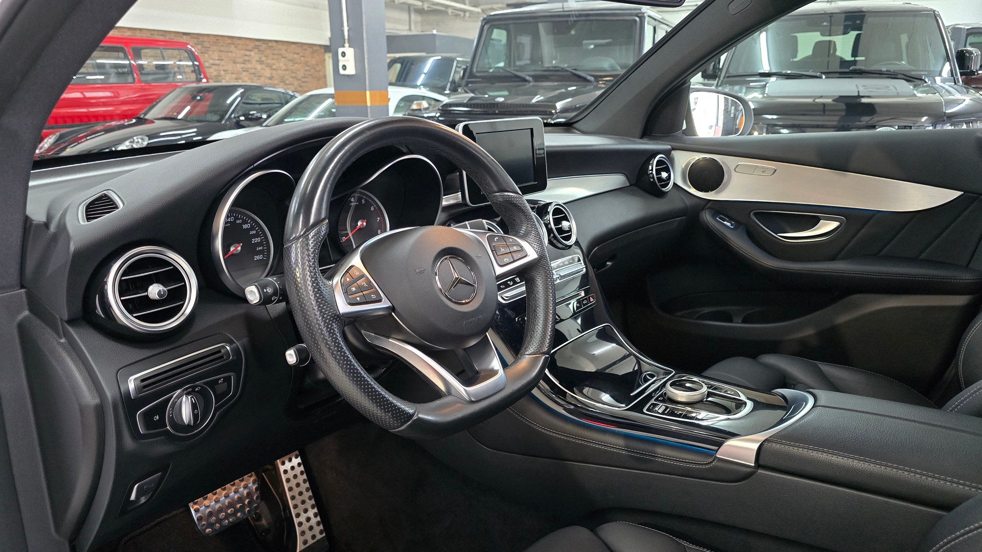 MERCEDES-BENZ GLC Coupé 300 AMG Line 4Matic 9G-Tronic-image-20