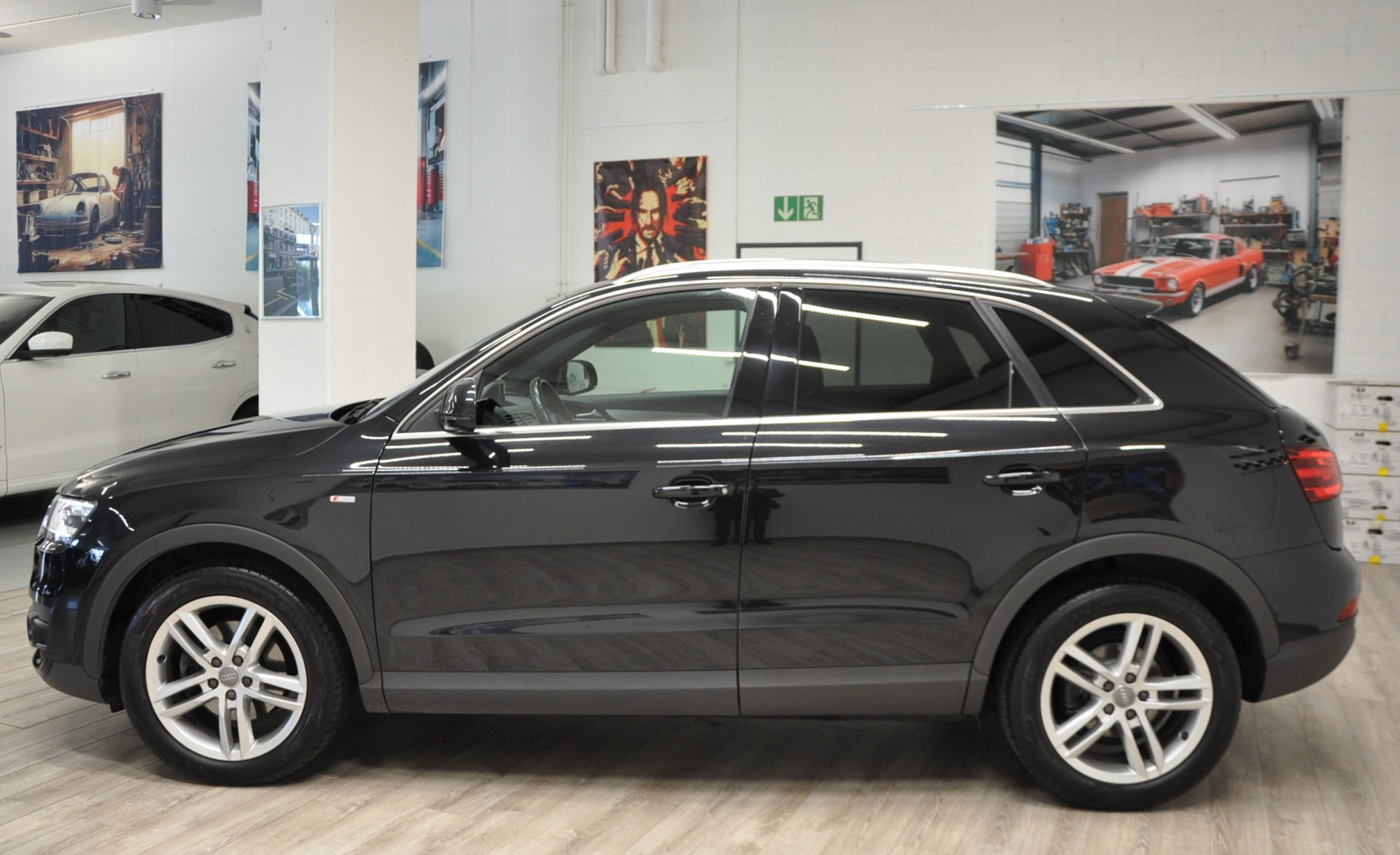 AUDI Q3 2.0 TDI quattro S-tronic-showroom-element-2