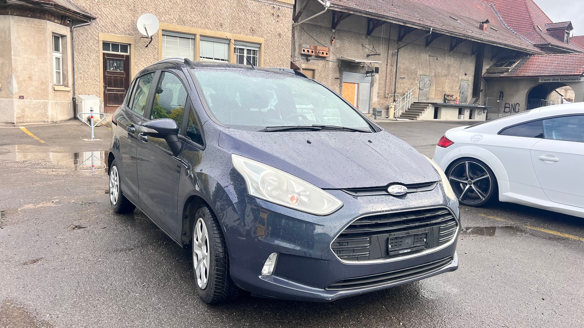 FORD B-Max 1.0 SCTi TitaniumX-image-1