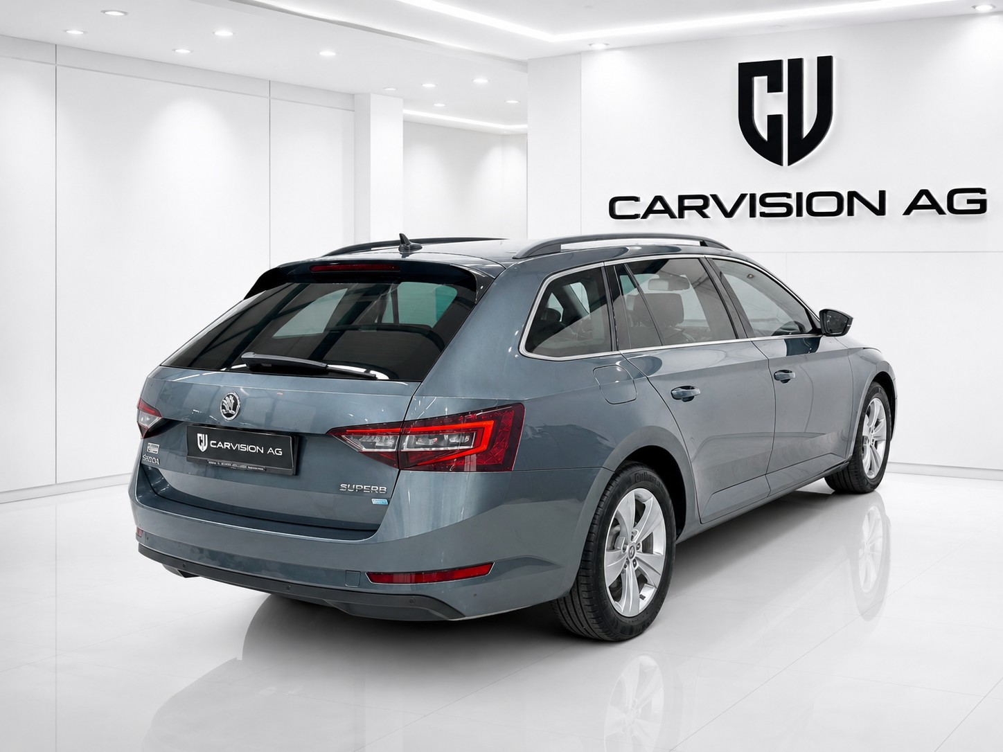 SKODA Superb Combi 2.0 TDi Ambition-image-6