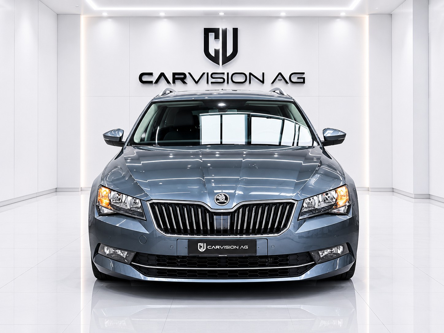 SKODA Superb Combi 2.0 TDi Ambition-image-1