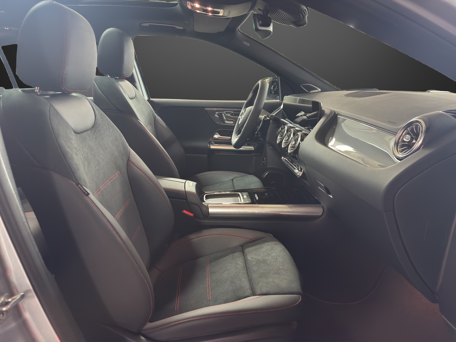 MERCEDES-BENZ GLA AMG 35 4Matic 8G-DCT-image-11