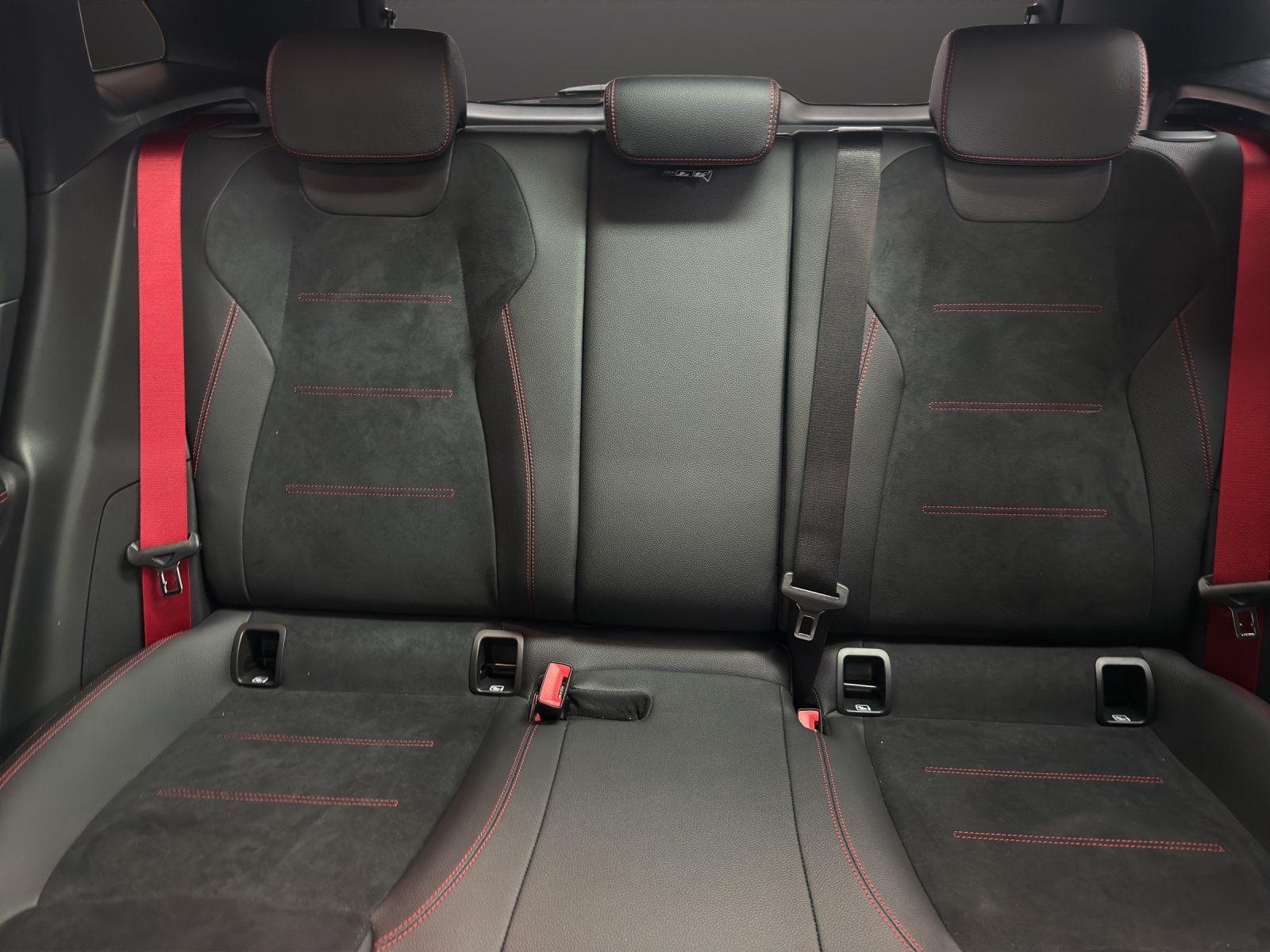 MERCEDES-BENZ GLA AMG 35 4Matic 8G-DCT-image-14