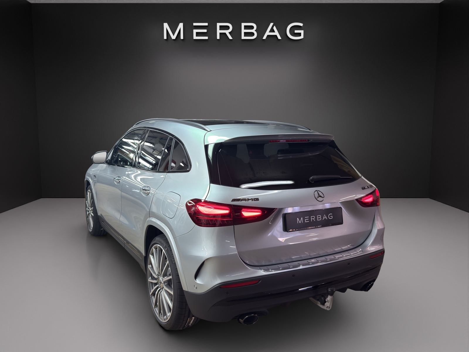 MERCEDES-BENZ GLA AMG 35 4Matic 8G-DCT-image-2