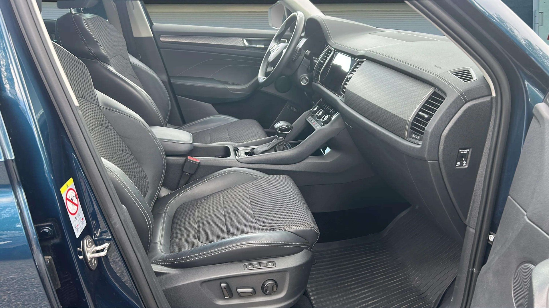 SKODA Kodiaq 2.0 TDI CR Style 4x4 DSG mit AHK-image-11