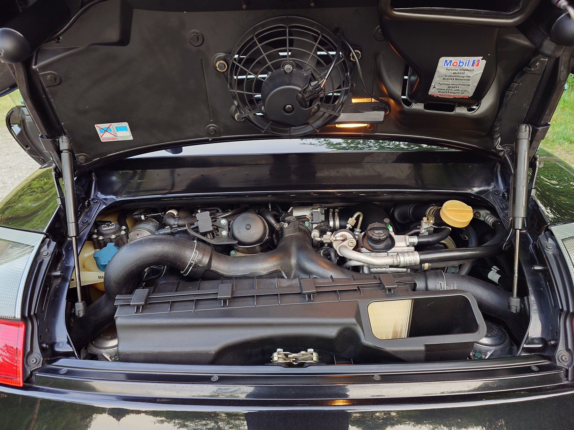 PORSCHE 911 Turbo-image-12