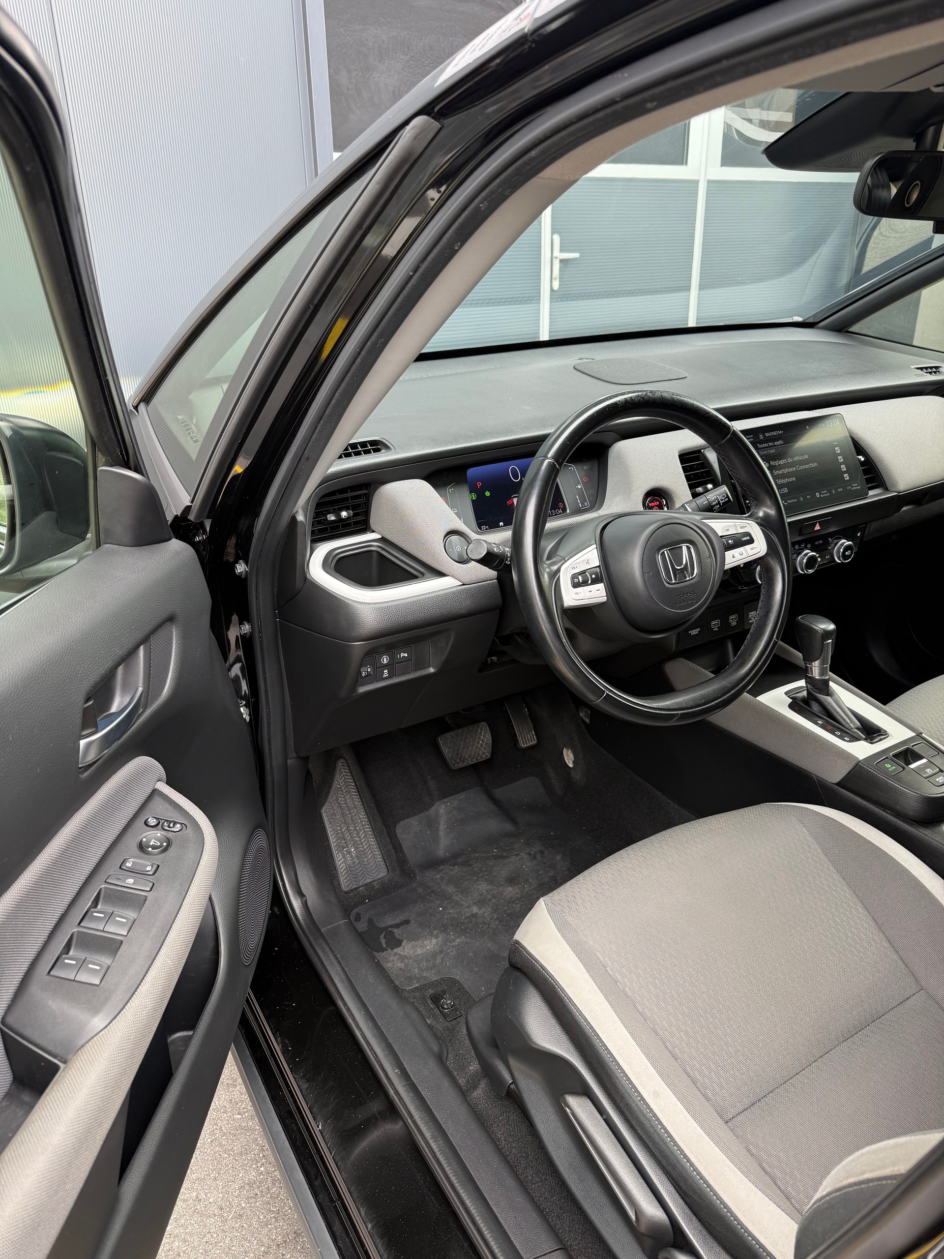 HONDA Jazz 1.5i-MMD Crosstar Executive E-CVT-image-12