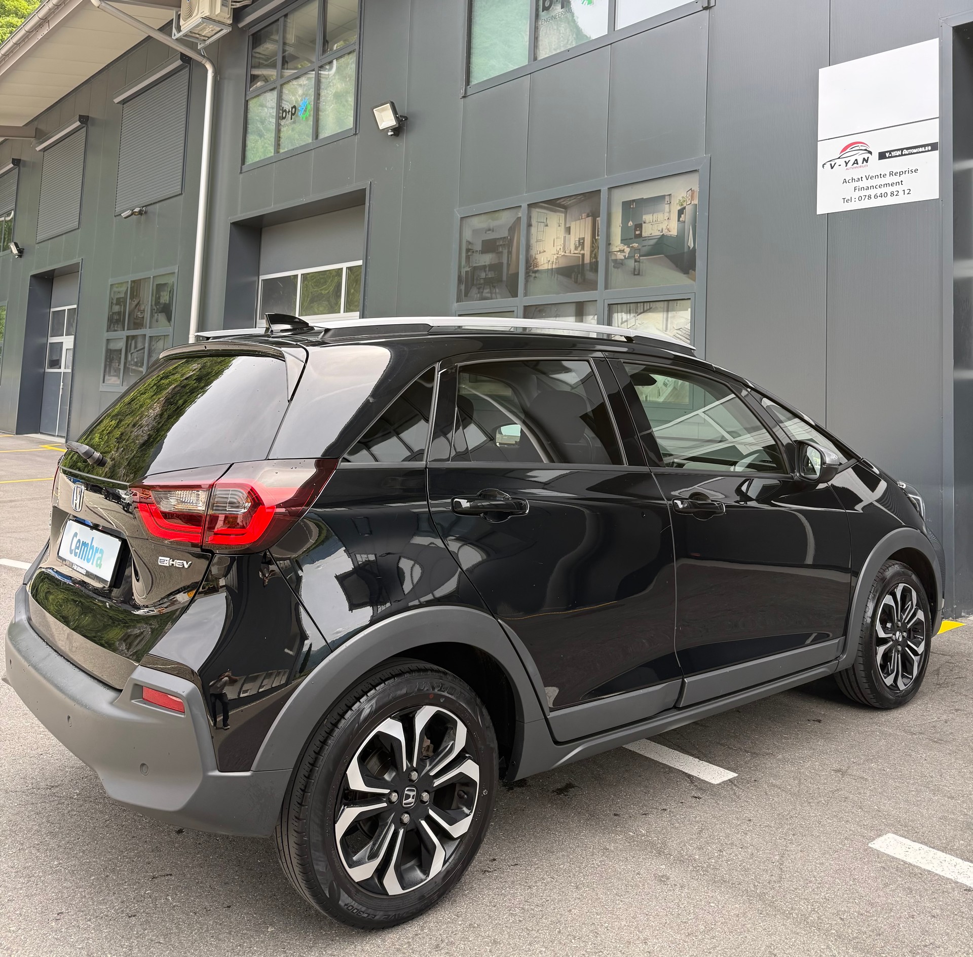 HONDA Jazz 1.5i-MMD Crosstar Executive E-CVT-image-6