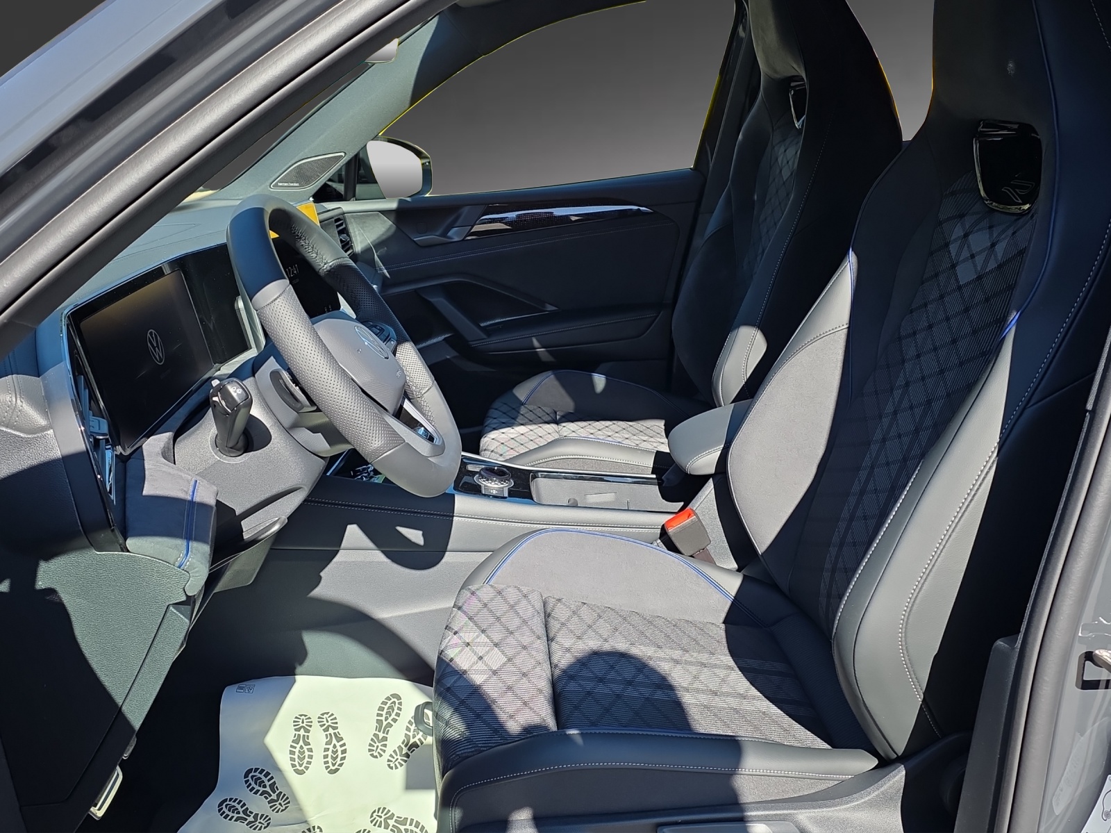 VW Tiguan 2.0 TSI DSG R-Line Plus 4Motion-image-5
