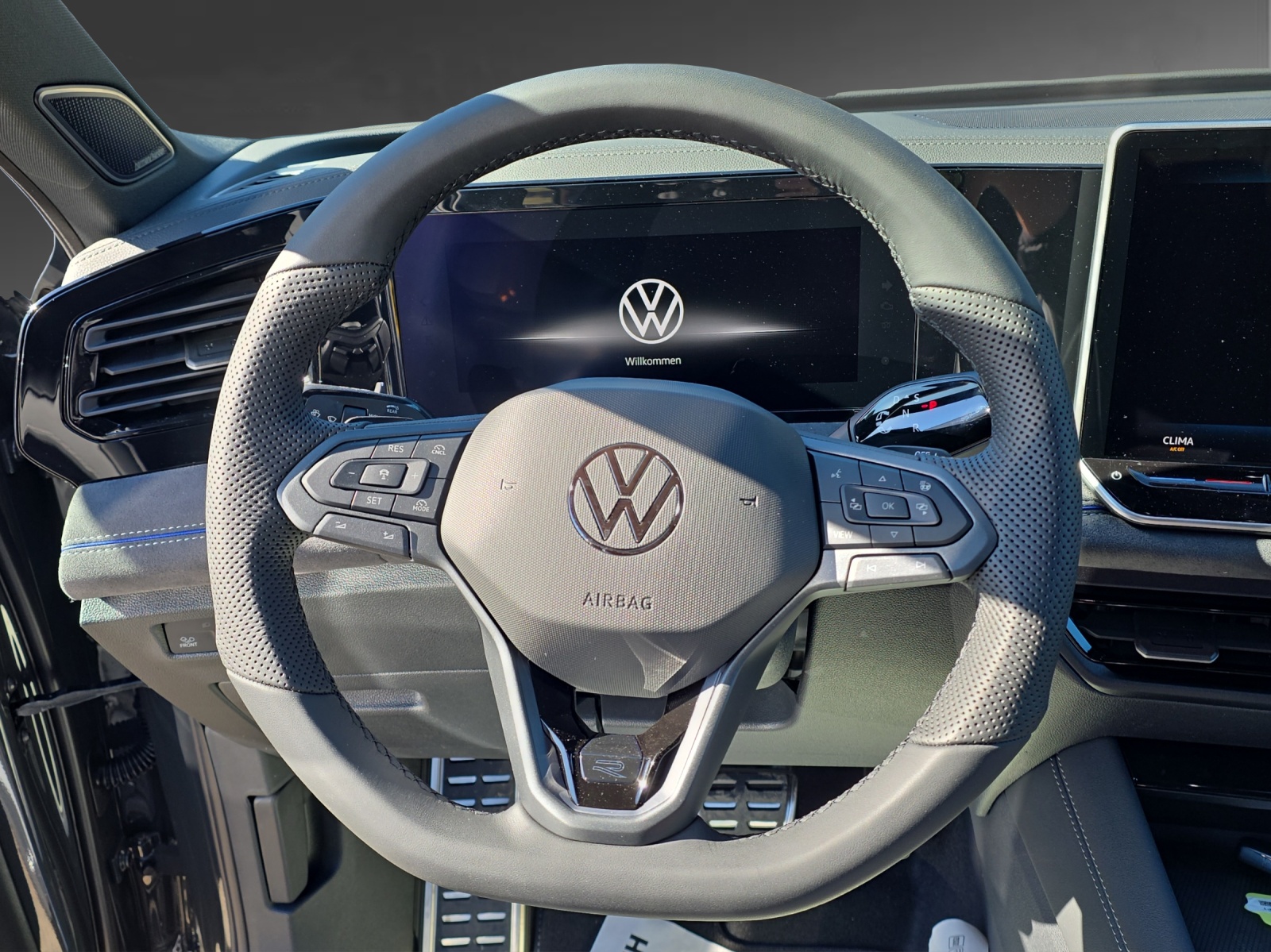 VW Tiguan 2.0 TSI DSG R-Line Plus 4Motion-image-8