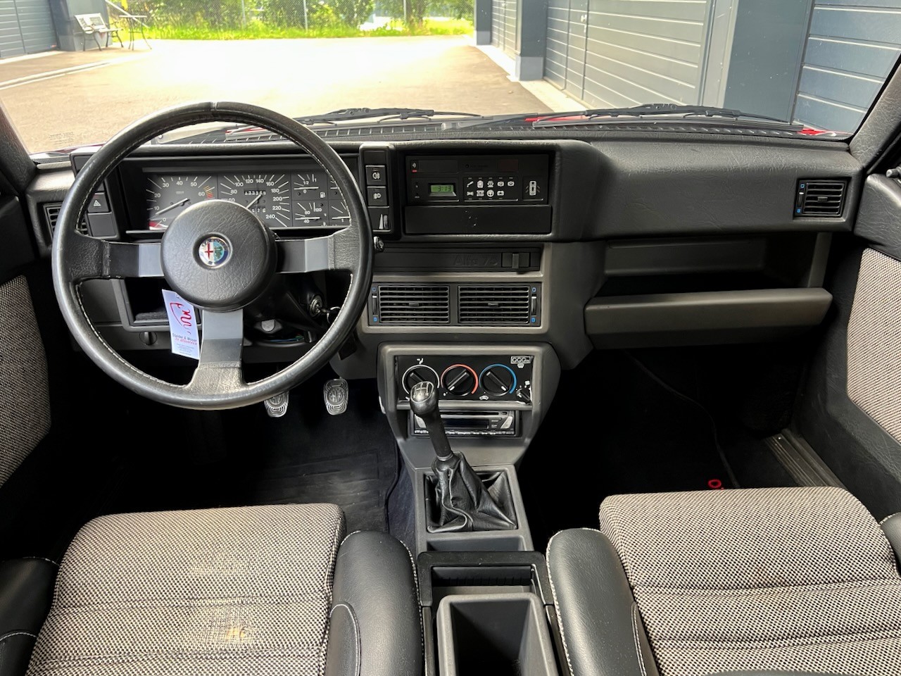 ALFA ROMEO 75 1.8 Turbo-image-10
