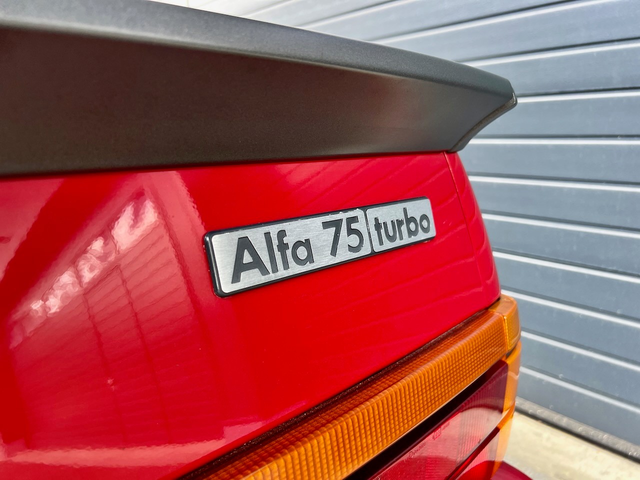 ALFA ROMEO 75 1.8 Turbo-image-6