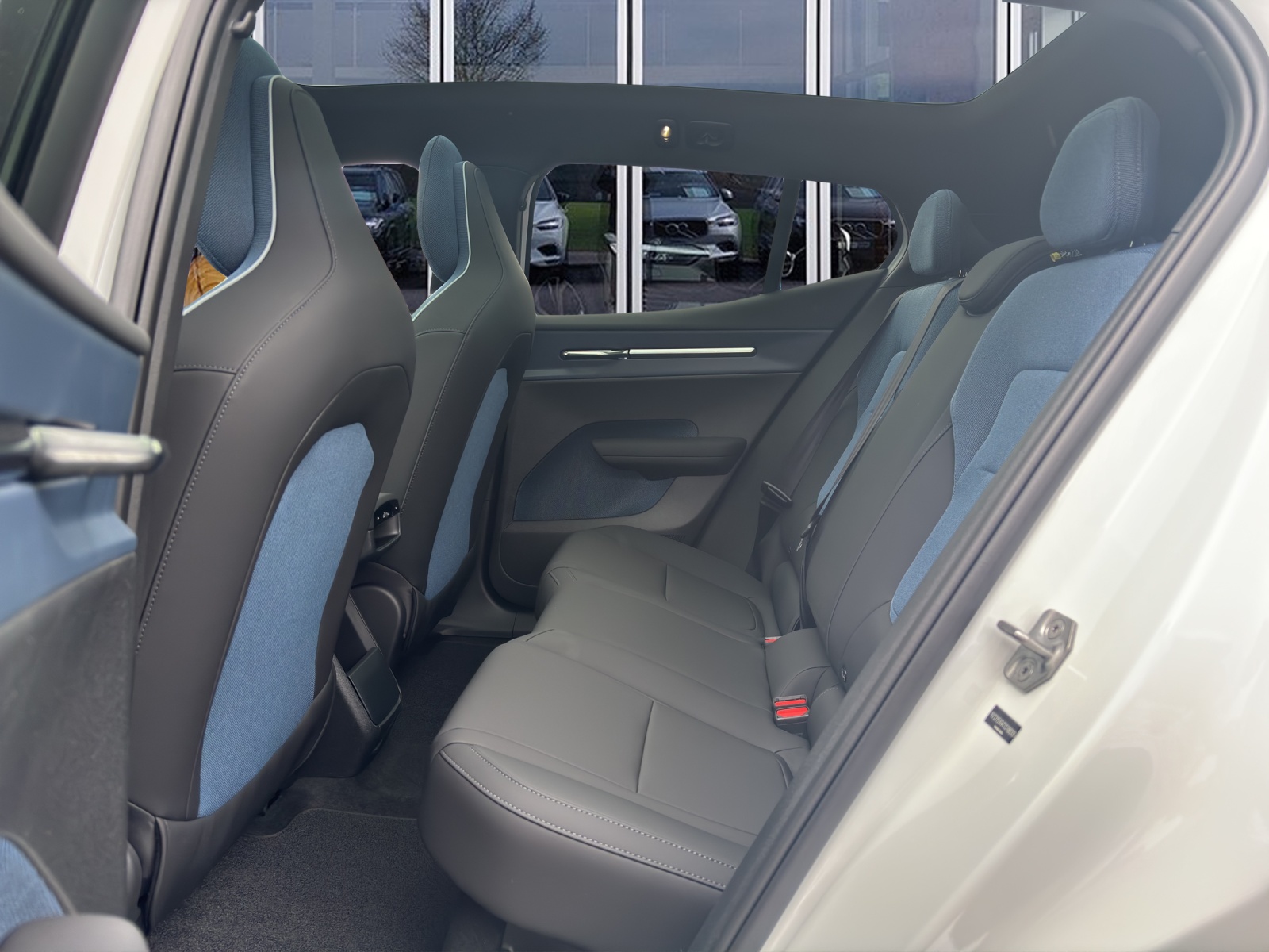 VOLVO EX30 CC E60 Twin Performance AWD-image-13