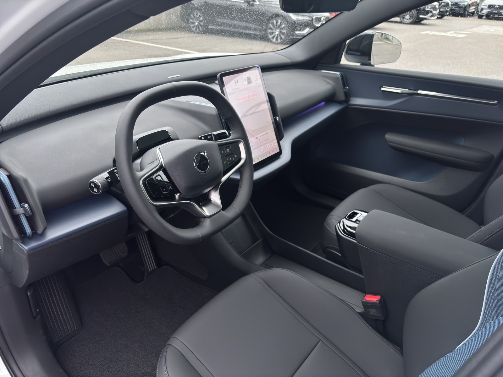 VOLVO EX30 CC E60 Twin Performance AWD-image-9