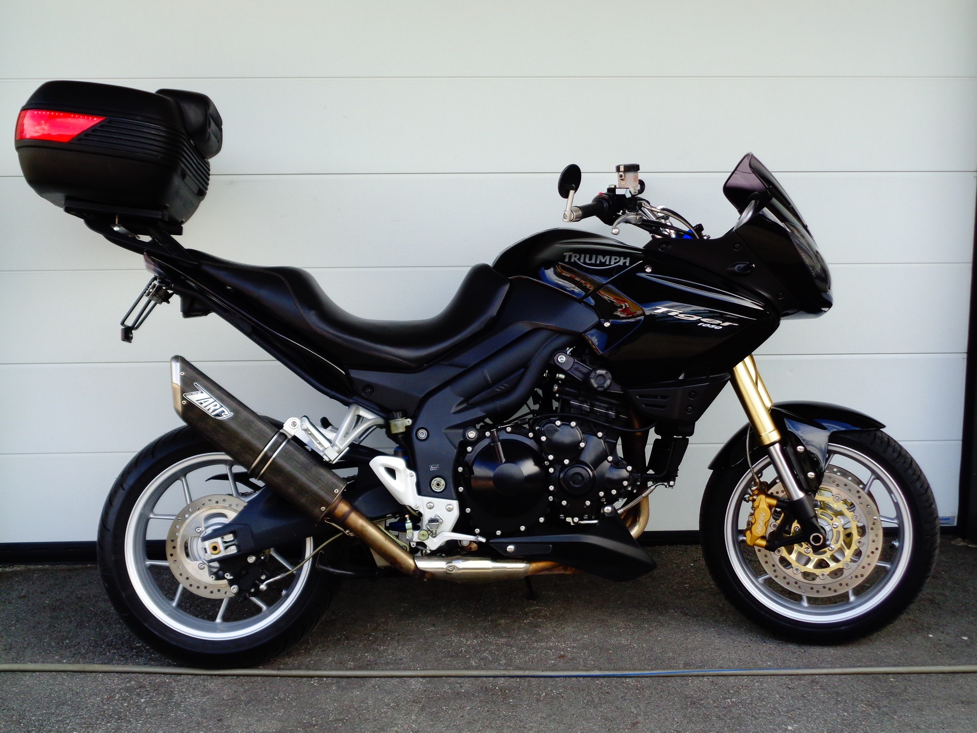 TRIUMPH Tiger 1050-image-2