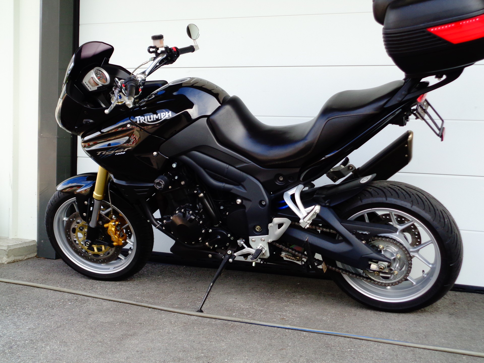 TRIUMPH Tiger 1050-image-8