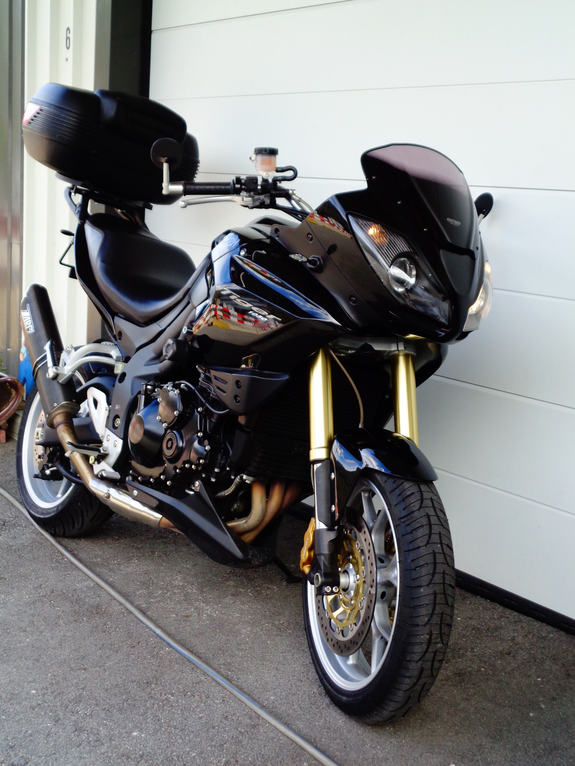 TRIUMPH Tiger 1050-image-1