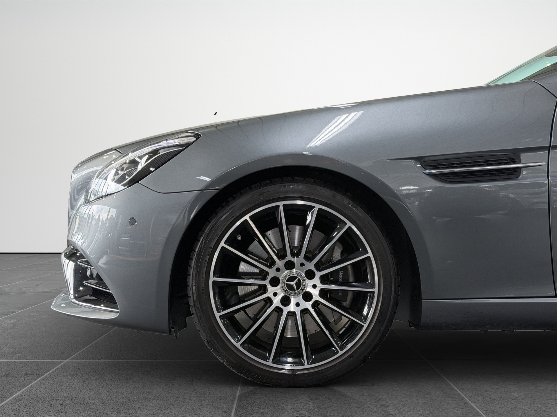 MERCEDES-BENZ SLC 300 AMG Line 9G-Tronic-image-15